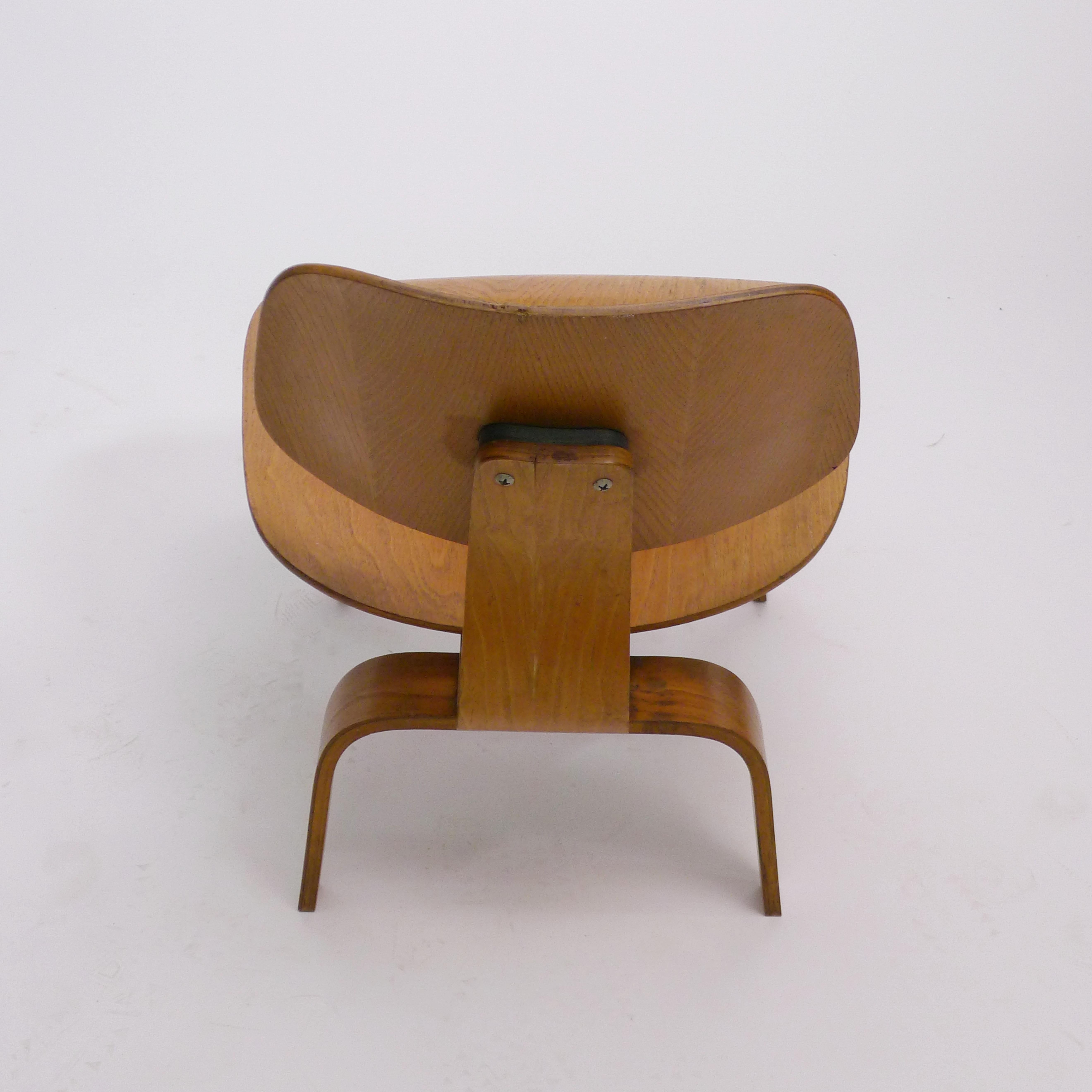 Charles Eames, early original LCW chair, ash plywood, Evans production, 1948 in vendita 2