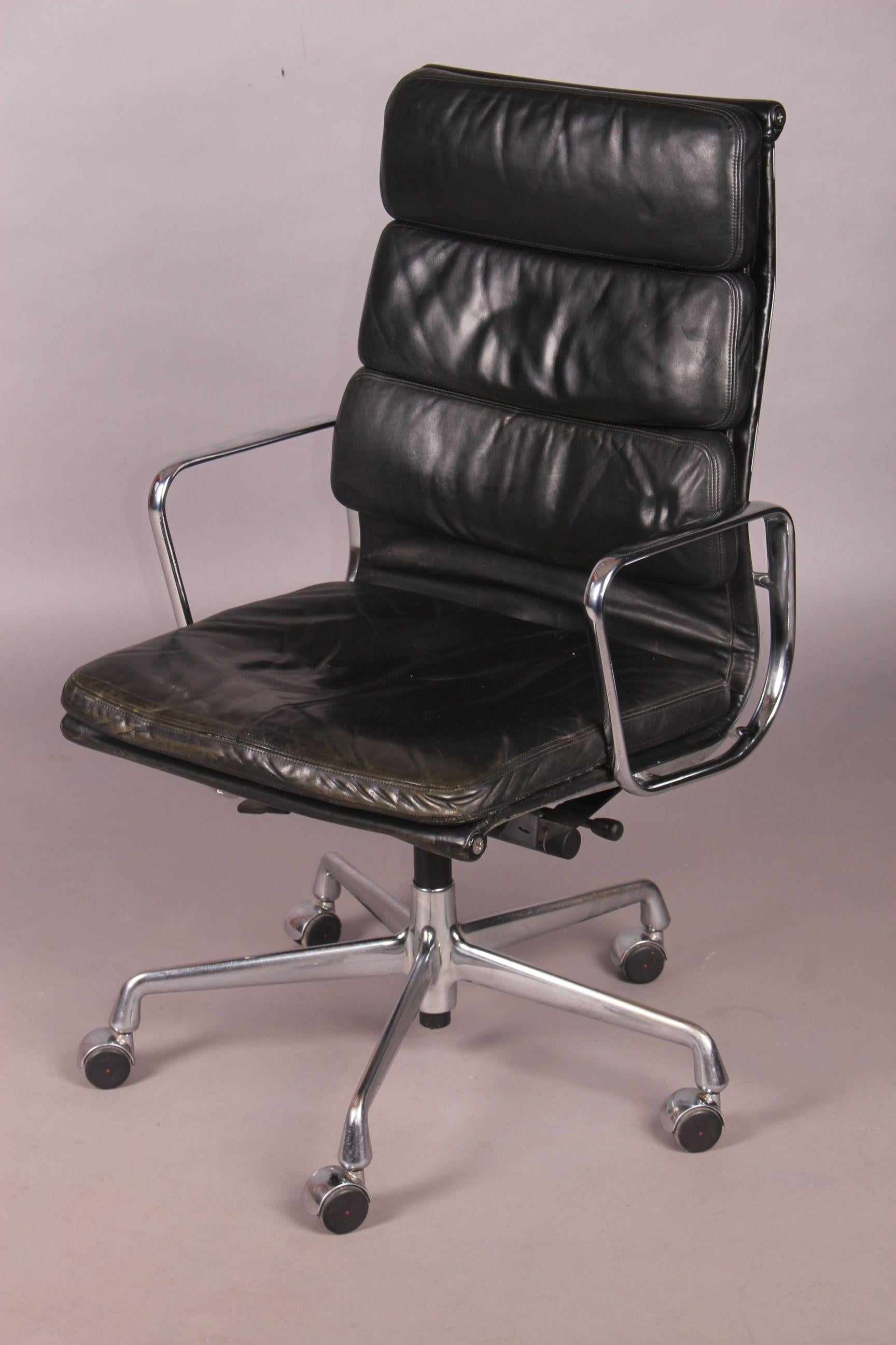 Charles Eames executive soft pad chair.
