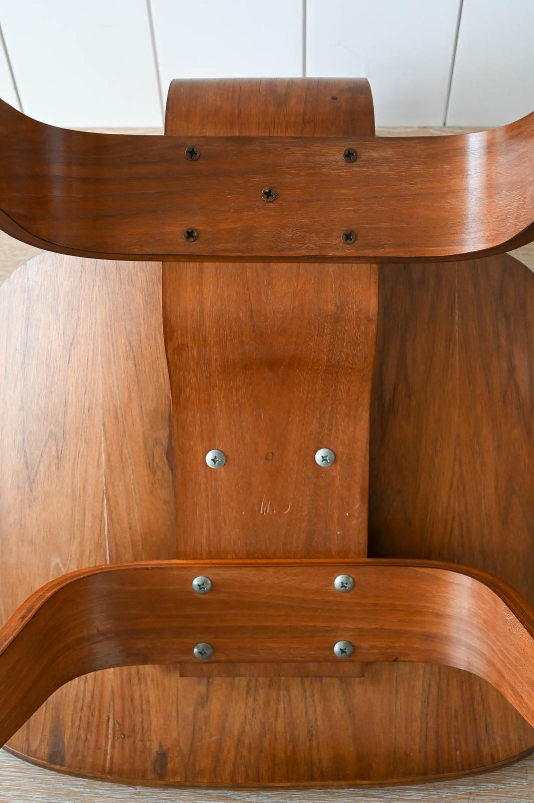 Charles Eames for Herman Miller 1st Generation Early Walnut DCW, ca. 1950 For Sale 9