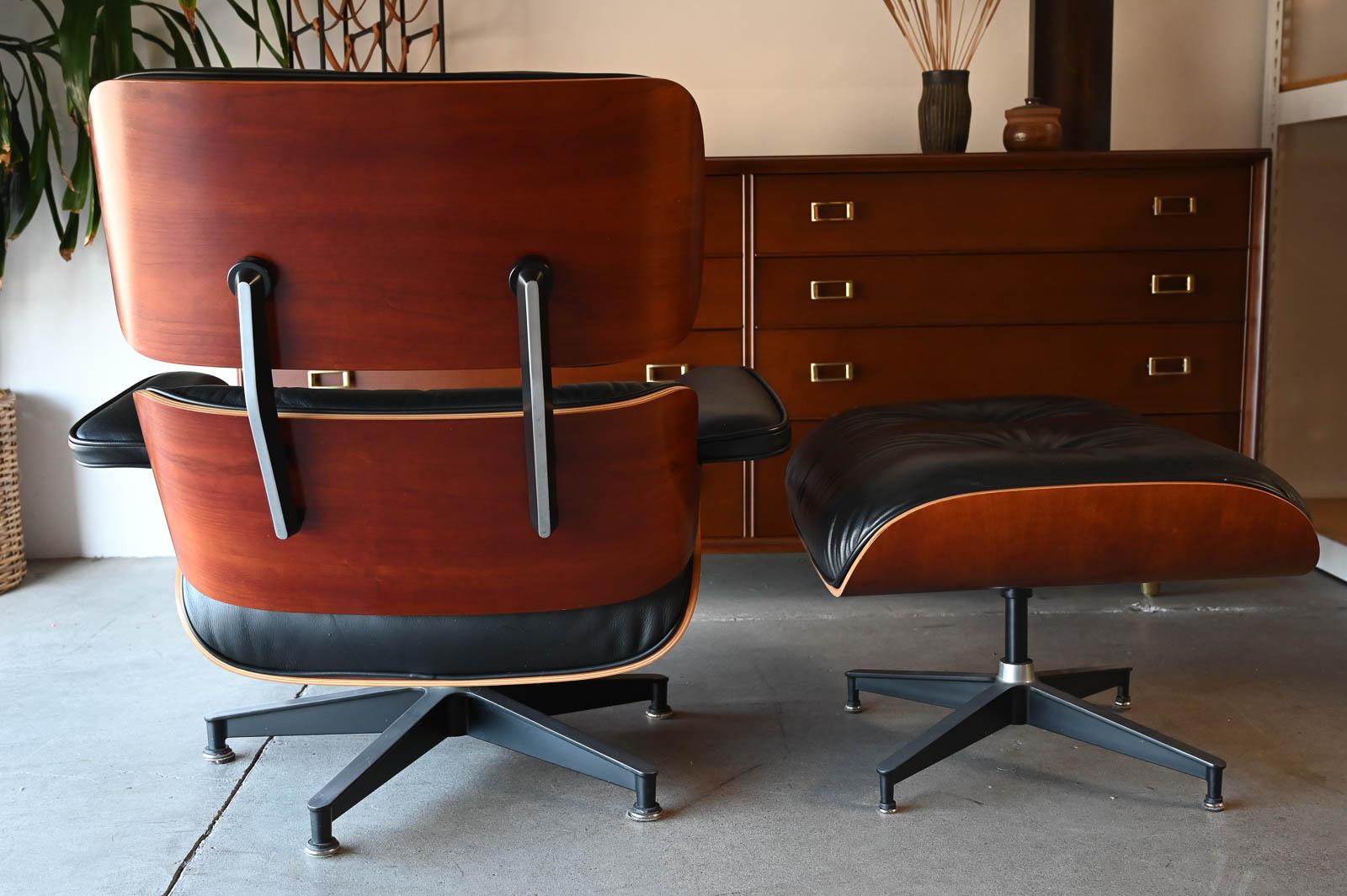 Charles Eames for Herman Miller 670/671 Lounge Chair and Ottoman, 1992 3
