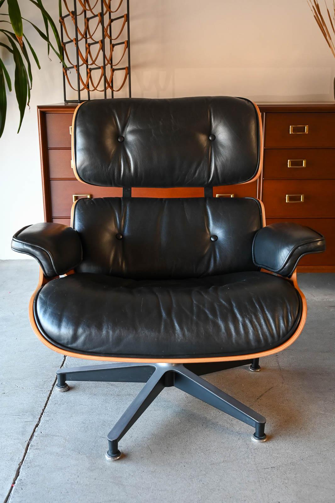 Charles Eames for Herman Miller 670/671 Lounge Chair and Ottoman, 1992 4