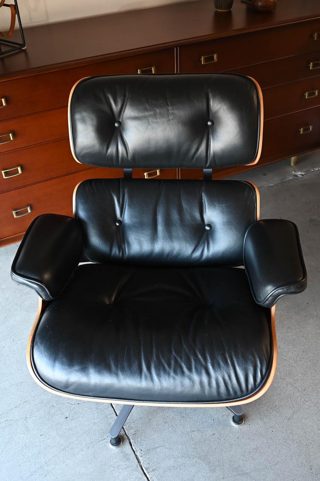 Charles Eames for Herman Miller 670/671 Lounge Chair and Ottoman, 1992 6
