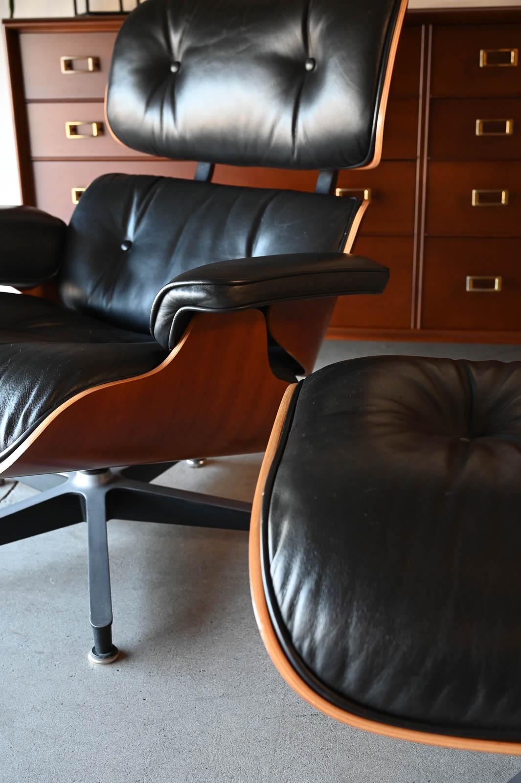 Charles Eames for Herman Miller 670/671 Lounge Chair and Ottoman, 1992 8