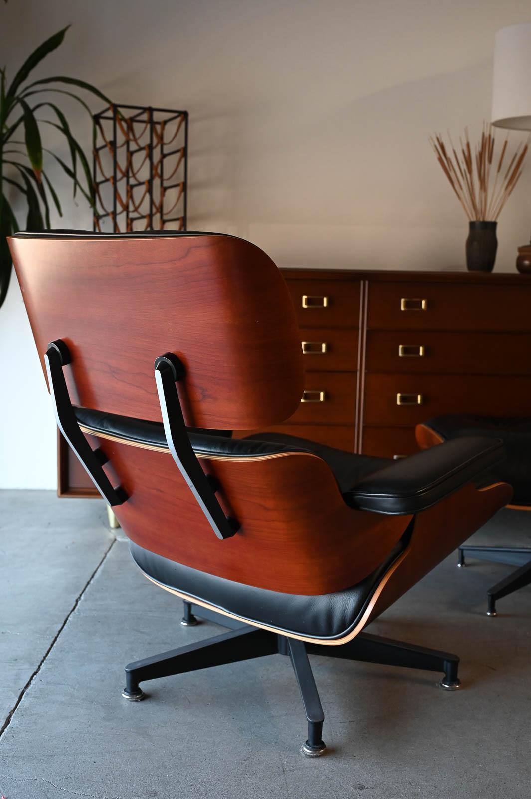 Charles Eames for Herman Miller 670/671 Lounge Chair and Ottoman, 1992 10