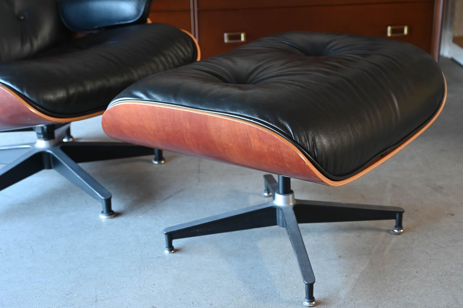 Late 20th Century Charles Eames for Herman Miller 670/671 Lounge Chair and Ottoman, 1992