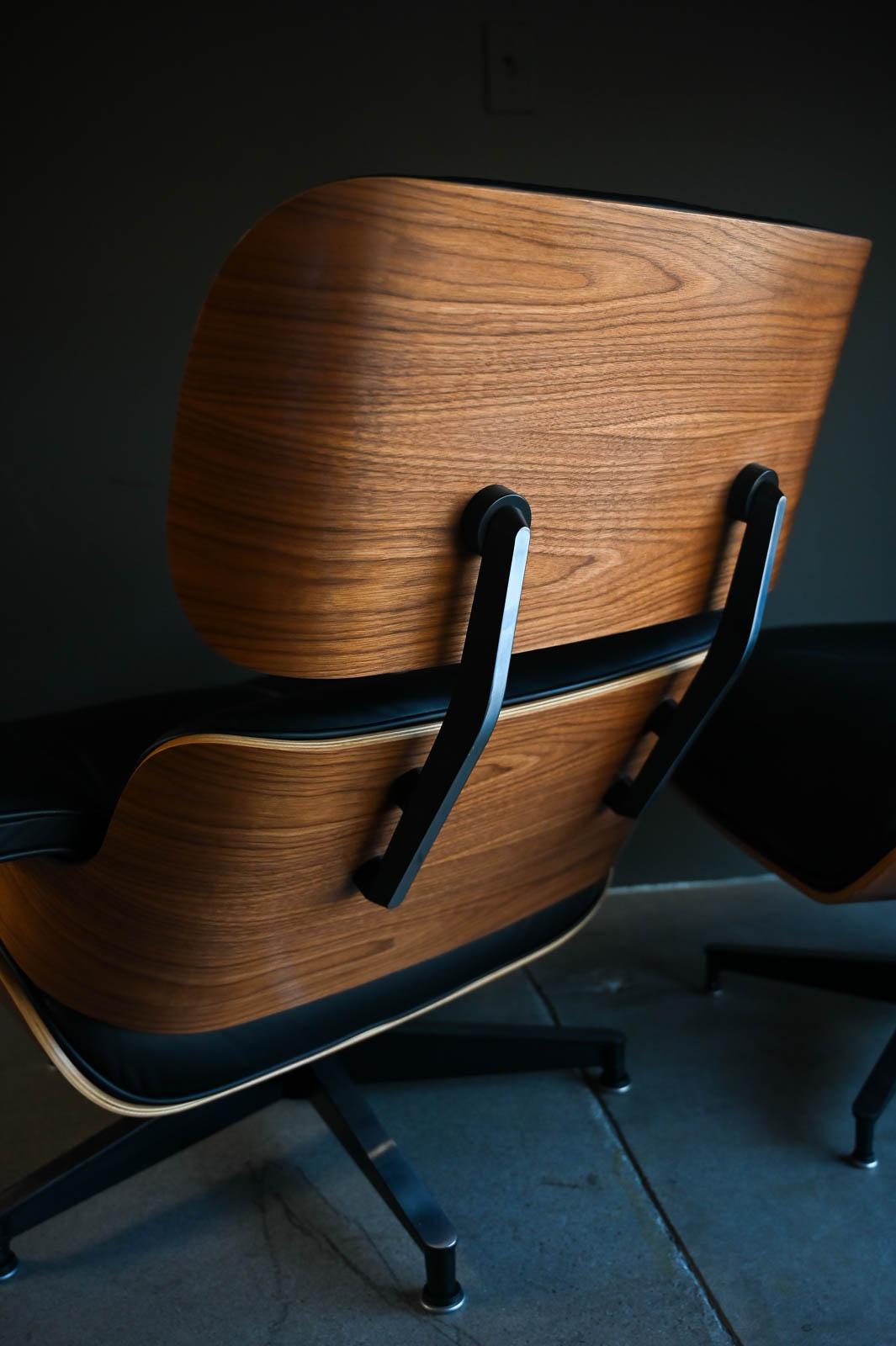Charles Eames für Herman Miller 670/671 Lounge Chair und Ottoman, 2021 im Angebot 3
