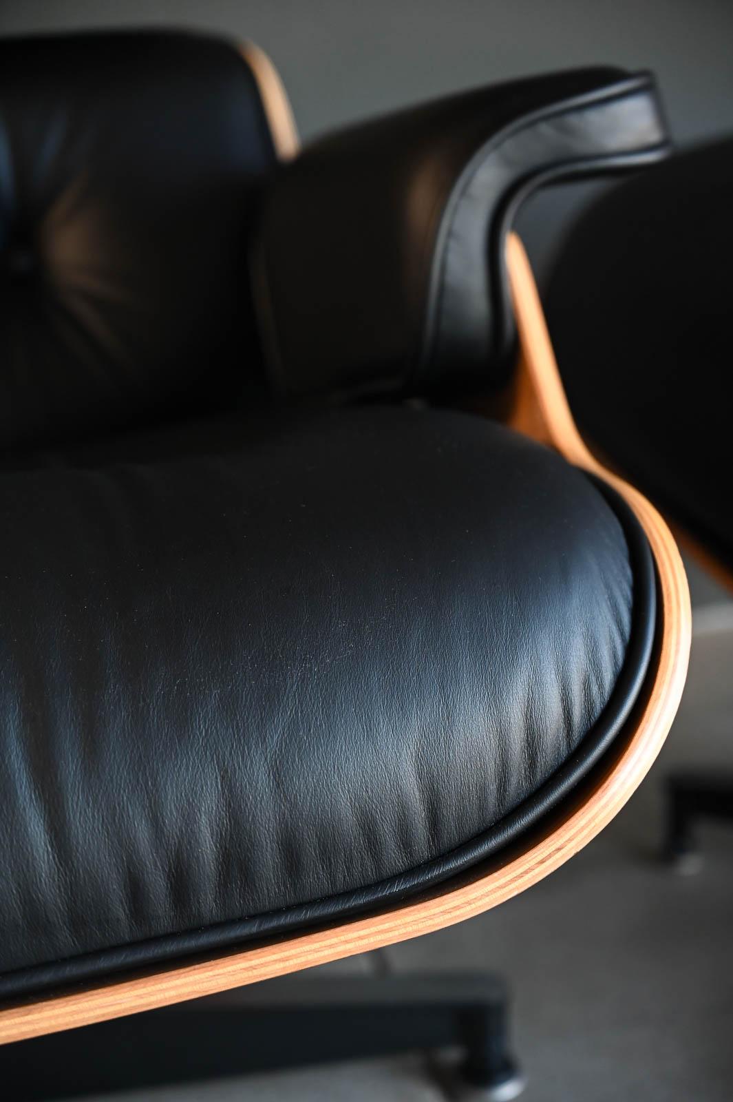 Charles Eames für Herman Miller 670/671 Lounge Chair und Ottoman, 2021 im Angebot 4