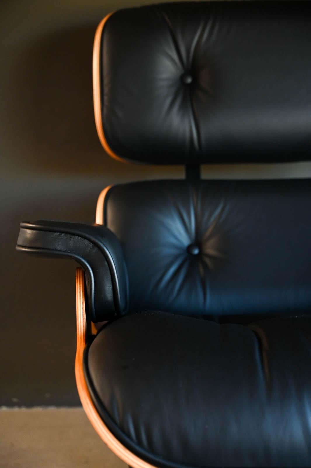 Américain Chaise longue et pouf Charles Eames pour Herman Miller 670/671, 2021 en vente