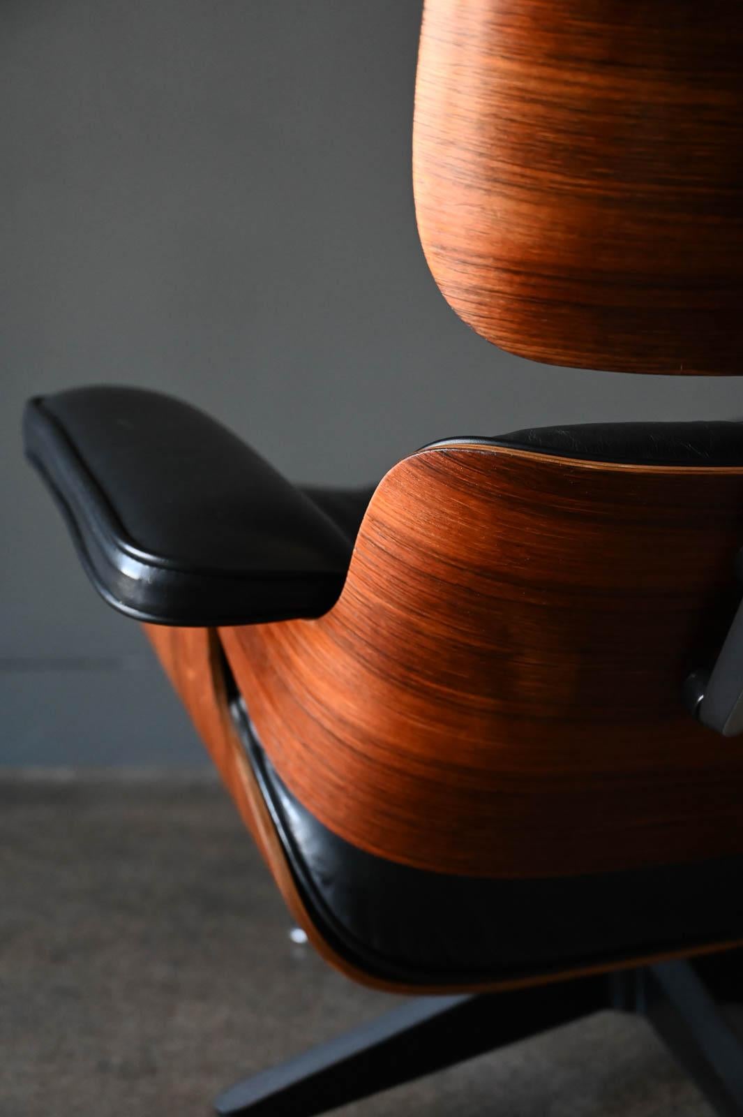 Charles Eames for Herman Miller 670 Lounge Chair in Rosewood, circa 1971 7