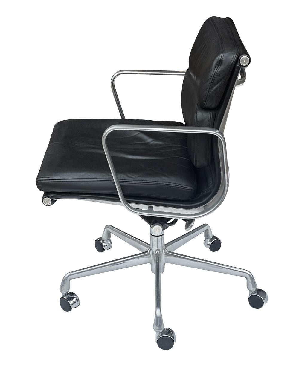 Charles Eames for Herman Miller Aluminum Group Office Chair in Black Leather In Good Condition In Philadelphia, PA