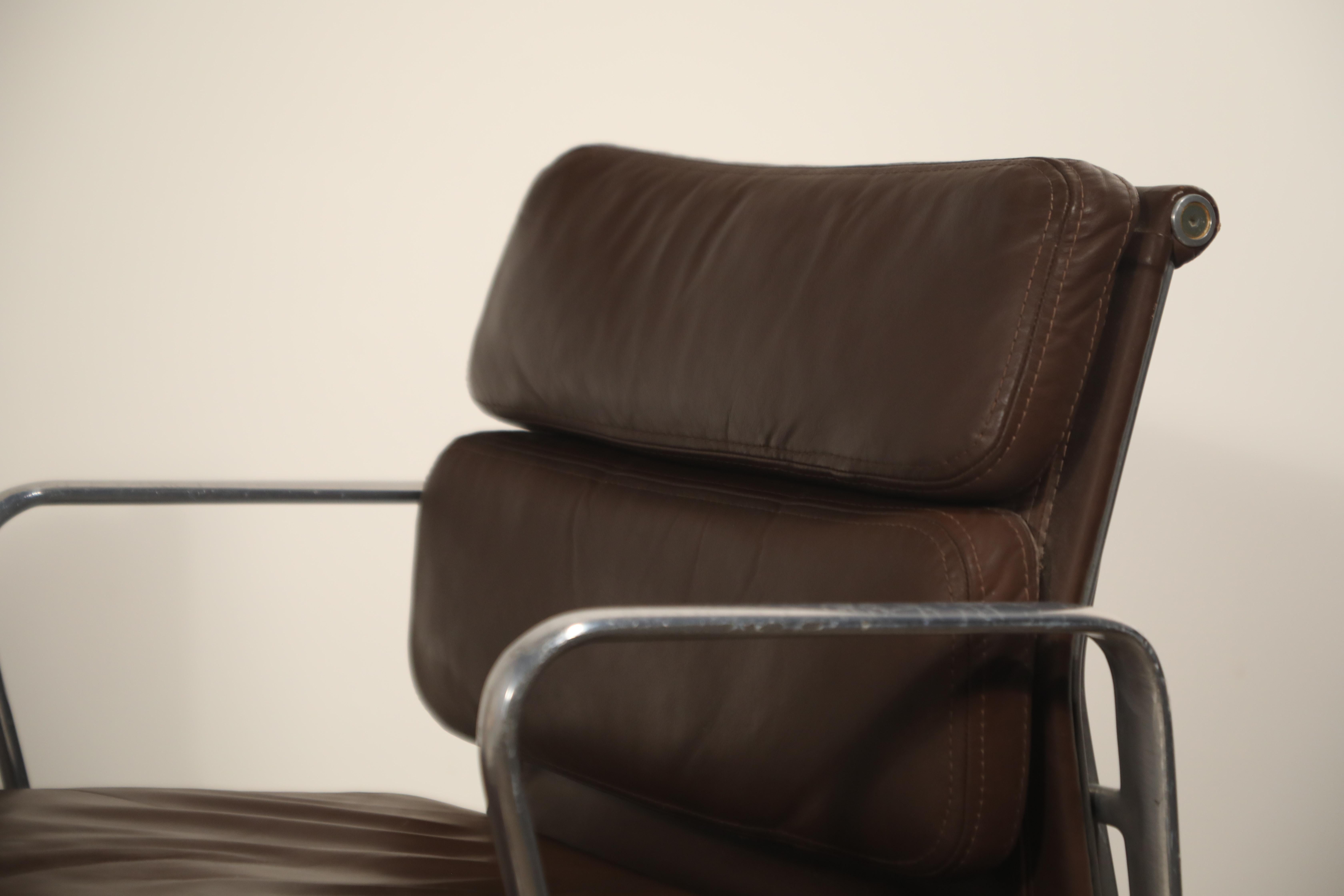 Charles Eames for Herman Miller Dark Brown Soft Pad Management Chair:: circa 1970 3