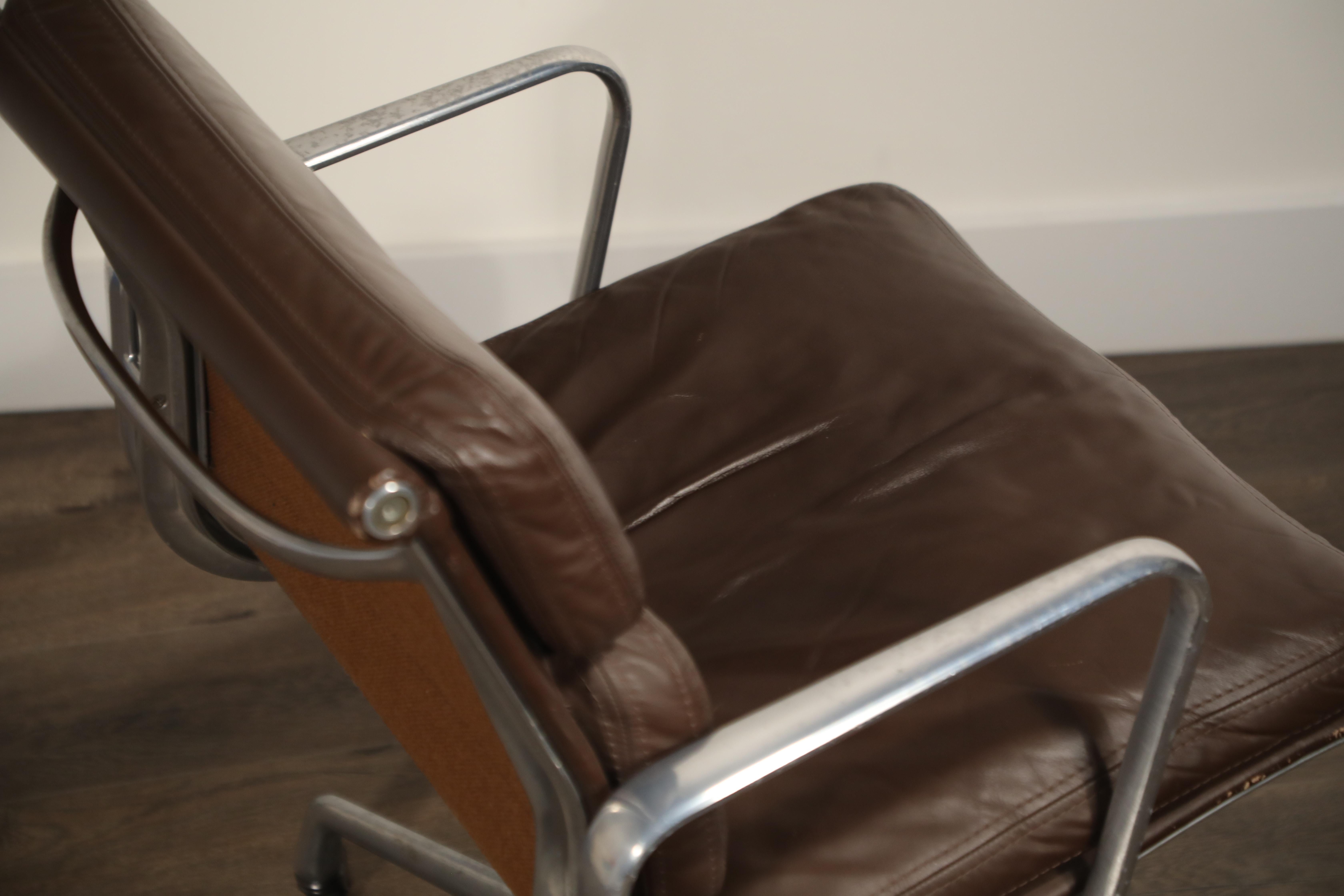 Charles Eames for Herman Miller Dark Brown Soft Pad Management Chair, circa 1970 4