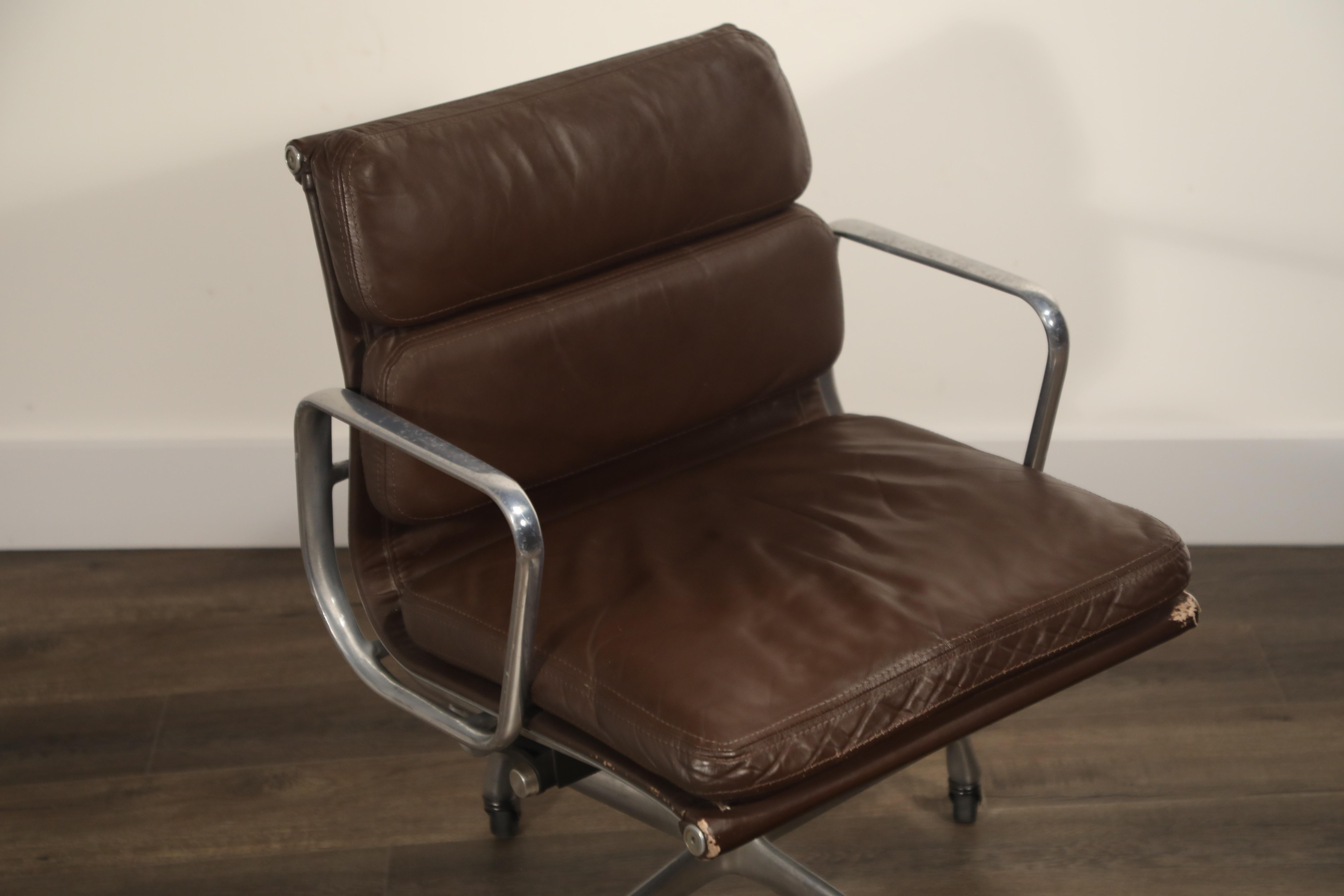Charles Eames for Herman Miller Dark Brown Soft Pad Management Chair:: circa 1970 9