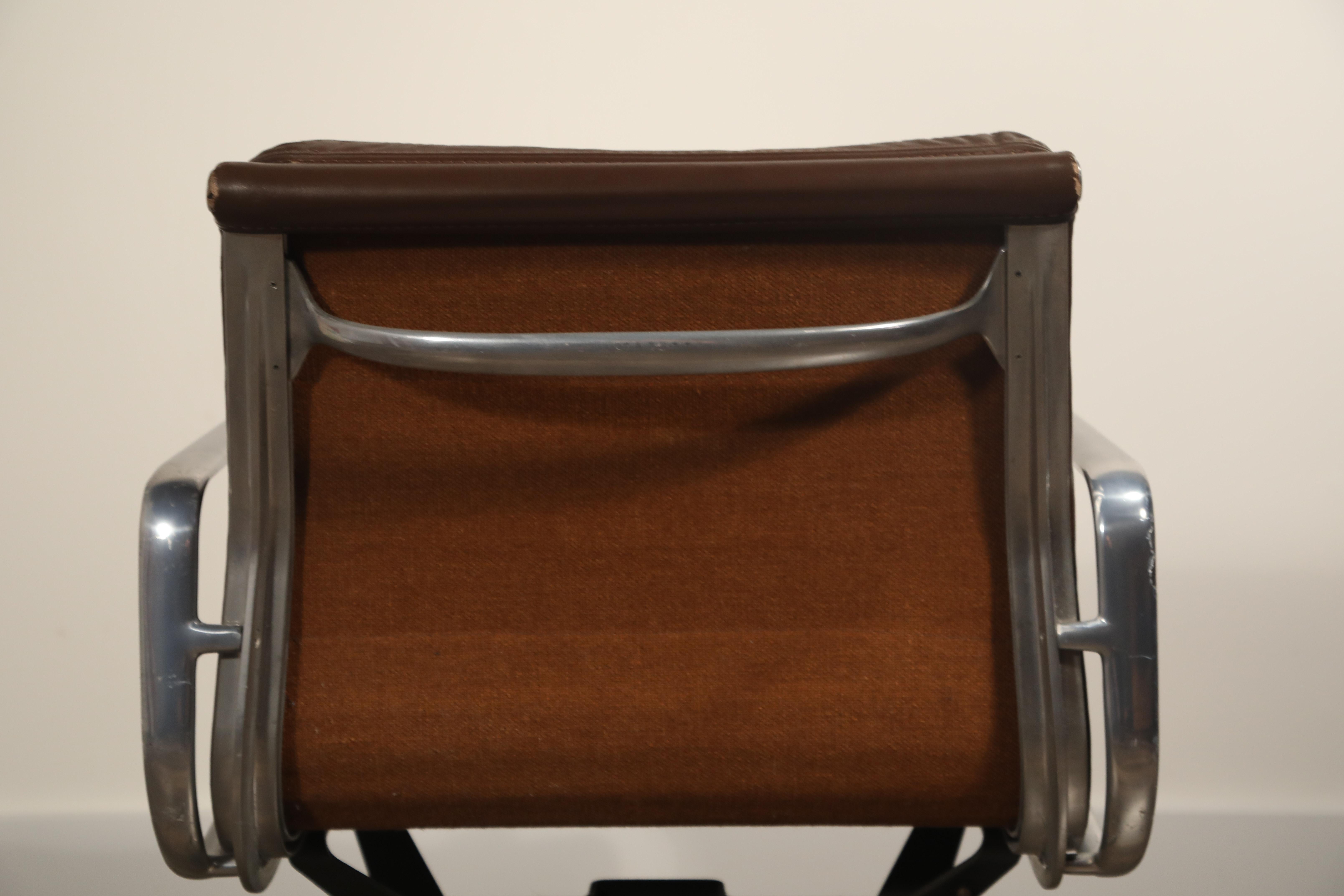 Charles Eames for Herman Miller Dark Brown Soft Pad Management Chair, circa 1970 12