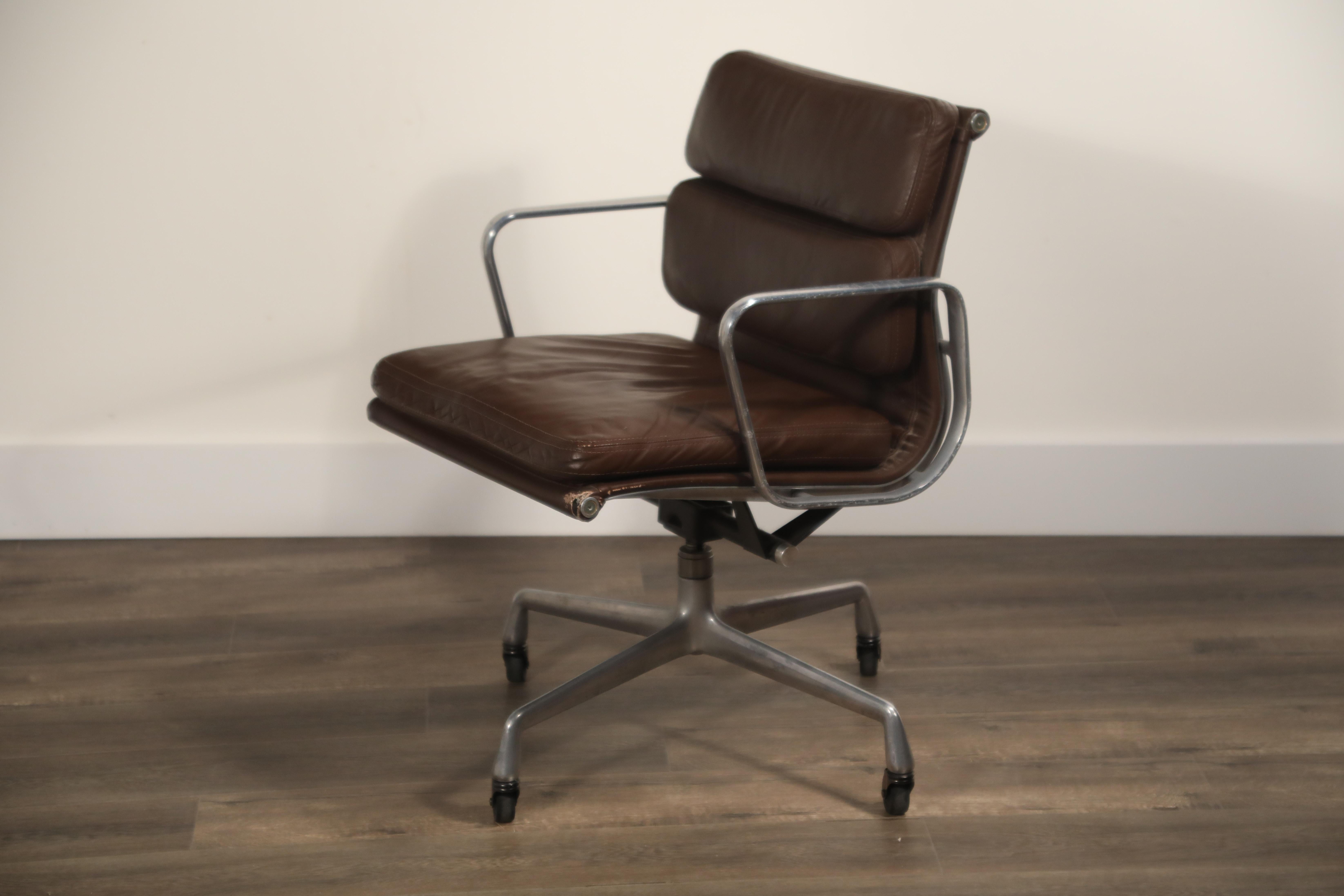 Mid-Century Modern Charles Eames for Herman Miller Dark Brown Soft Pad Management Chair:: circa 1970