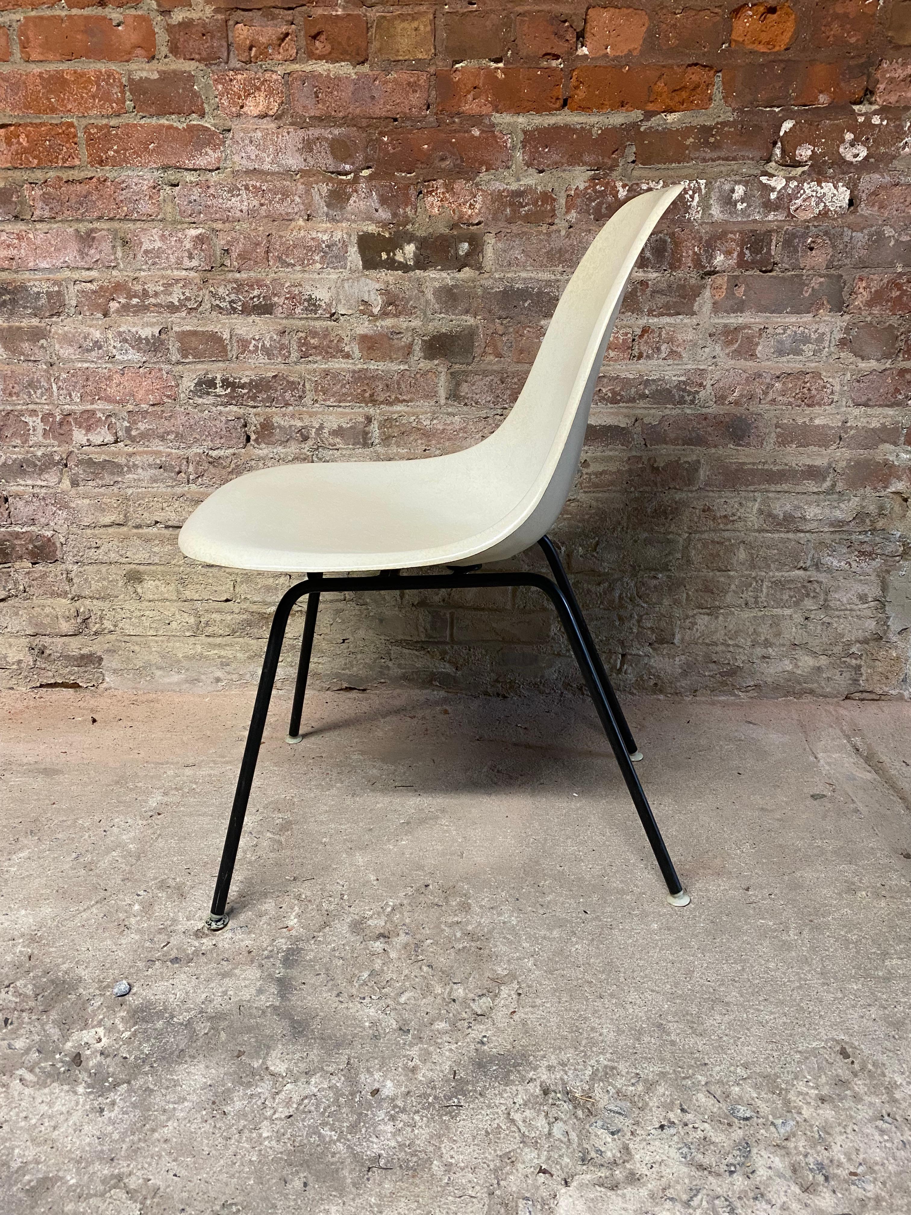 American Charles Eames for Herman Miller DSX Shell Chair For Sale