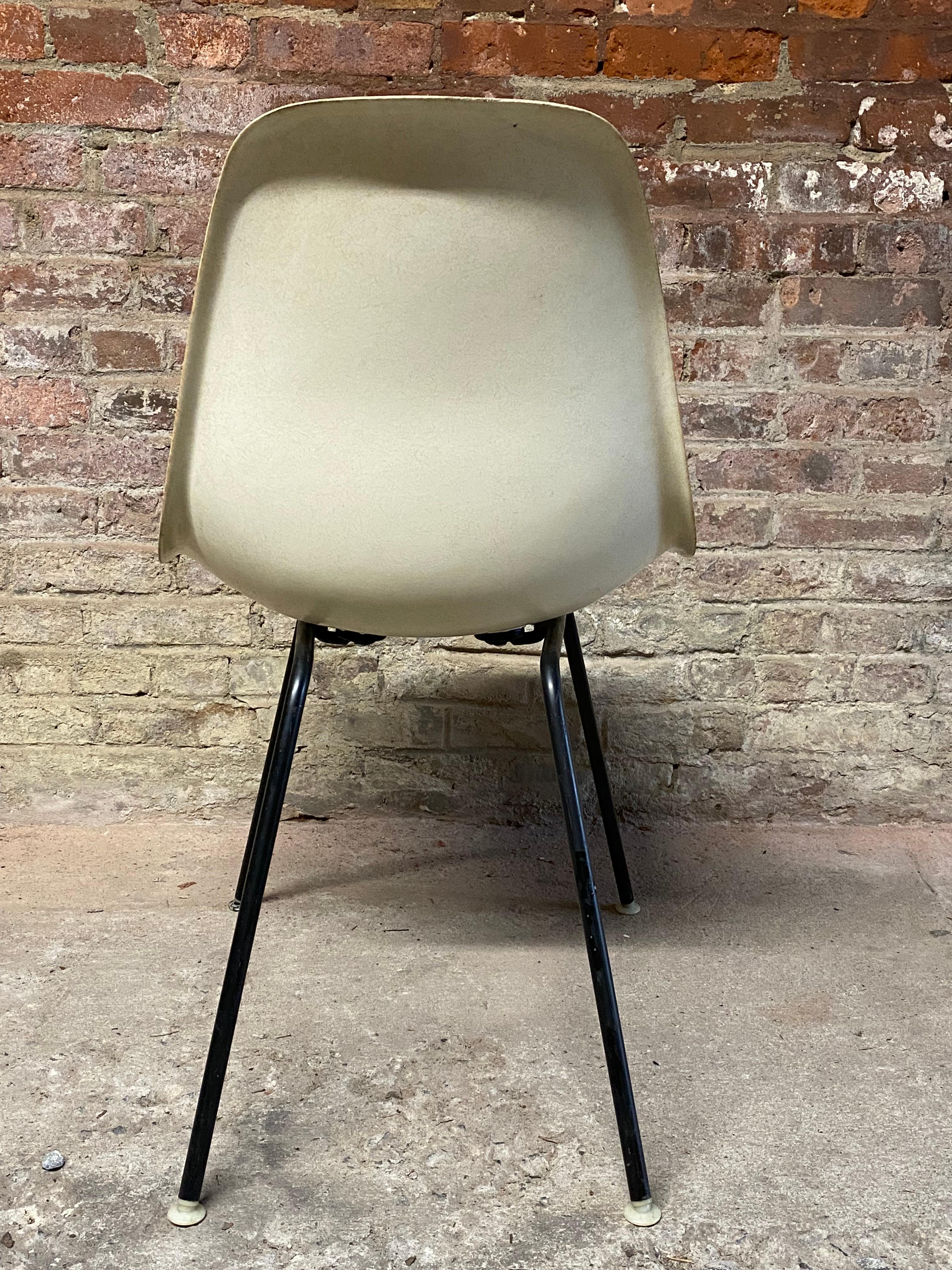 Mid-20th Century Charles Eames for Herman Miller DSX Shell Chair For Sale