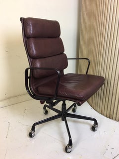 Charles Eames für Herman Miller Leather Soft Pad Chair
