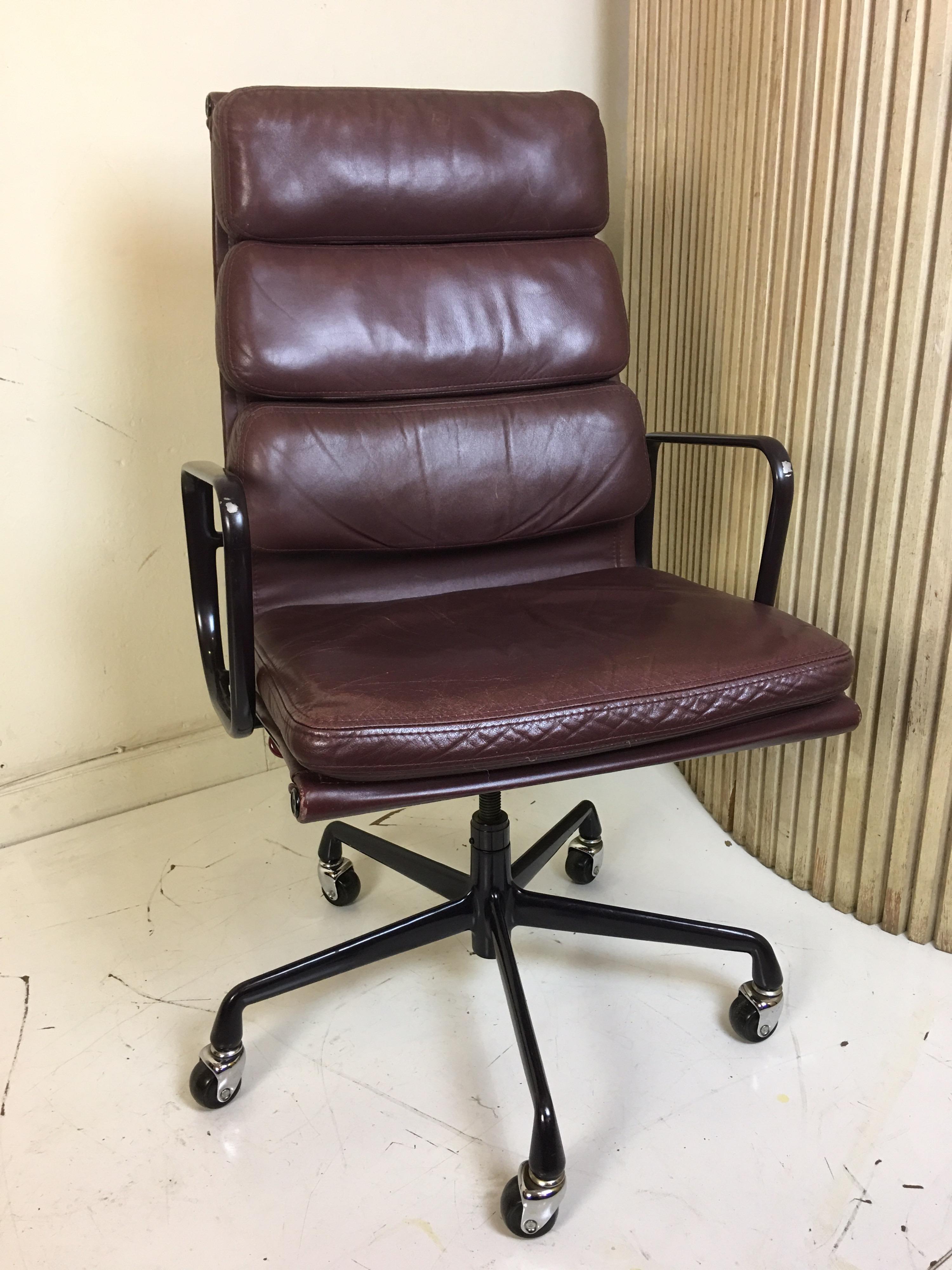 Mid-Century Modern Charles Eames for Herman Miller Leather Soft Pad Chair