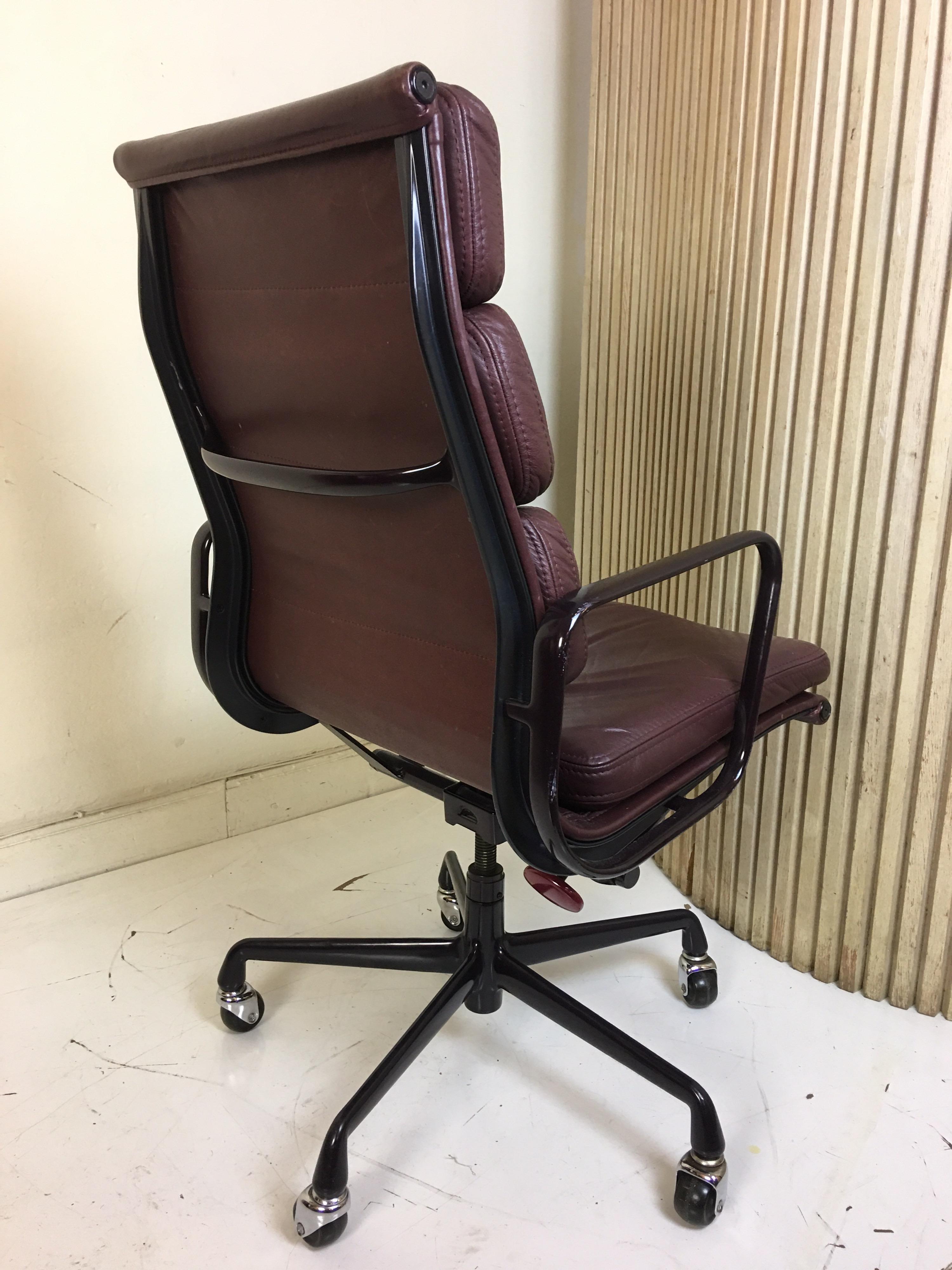 Charles Eames for Herman Miller Leather Soft Pad Chair In Good Condition In Philadelphia, PA