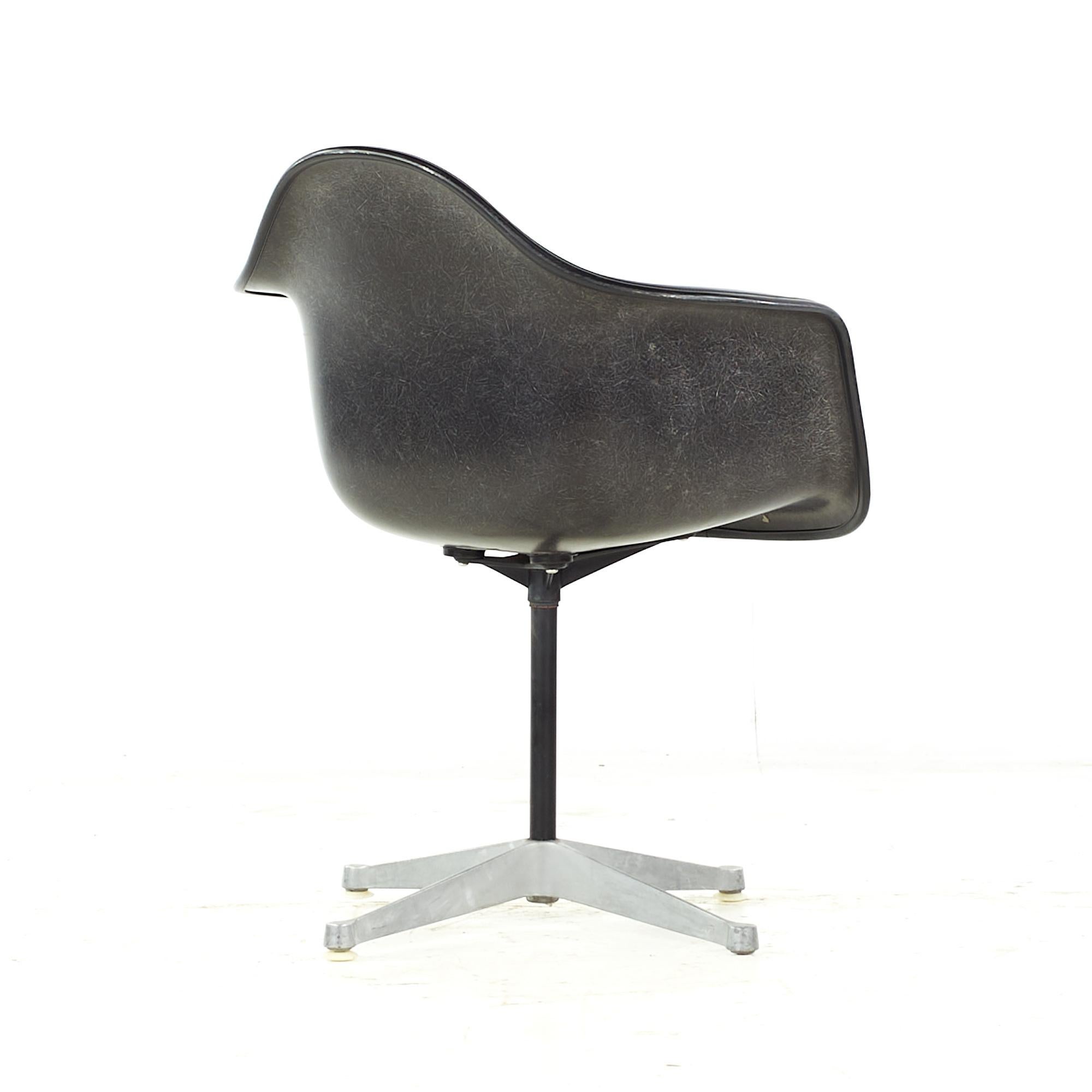 American Charles Eames for Herman Miller Mid Century Upholstered Shell Office Chair For Sale