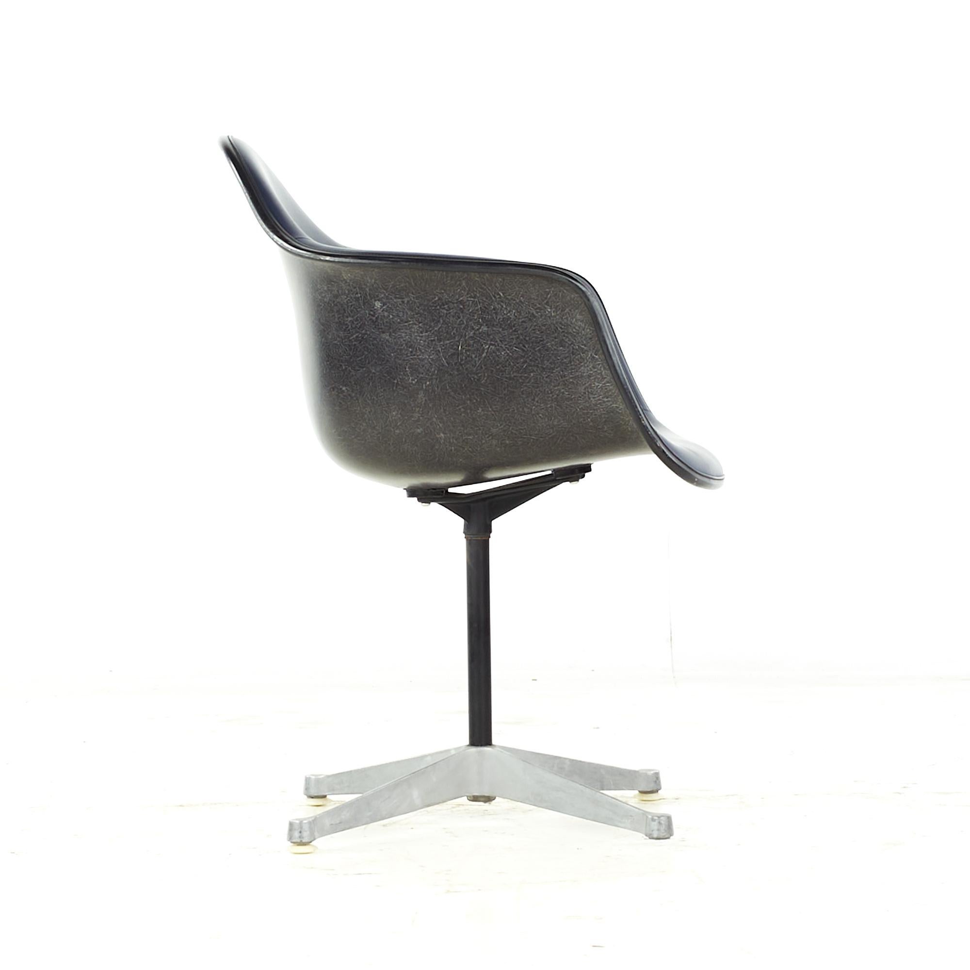 Metal Charles Eames for Herman Miller Mid Century Upholstered Shell Office Chair For Sale