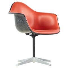Charles Eames pour Herman Miller fauteuil de bureau coquillage rembourré du milieu du siècle dernier