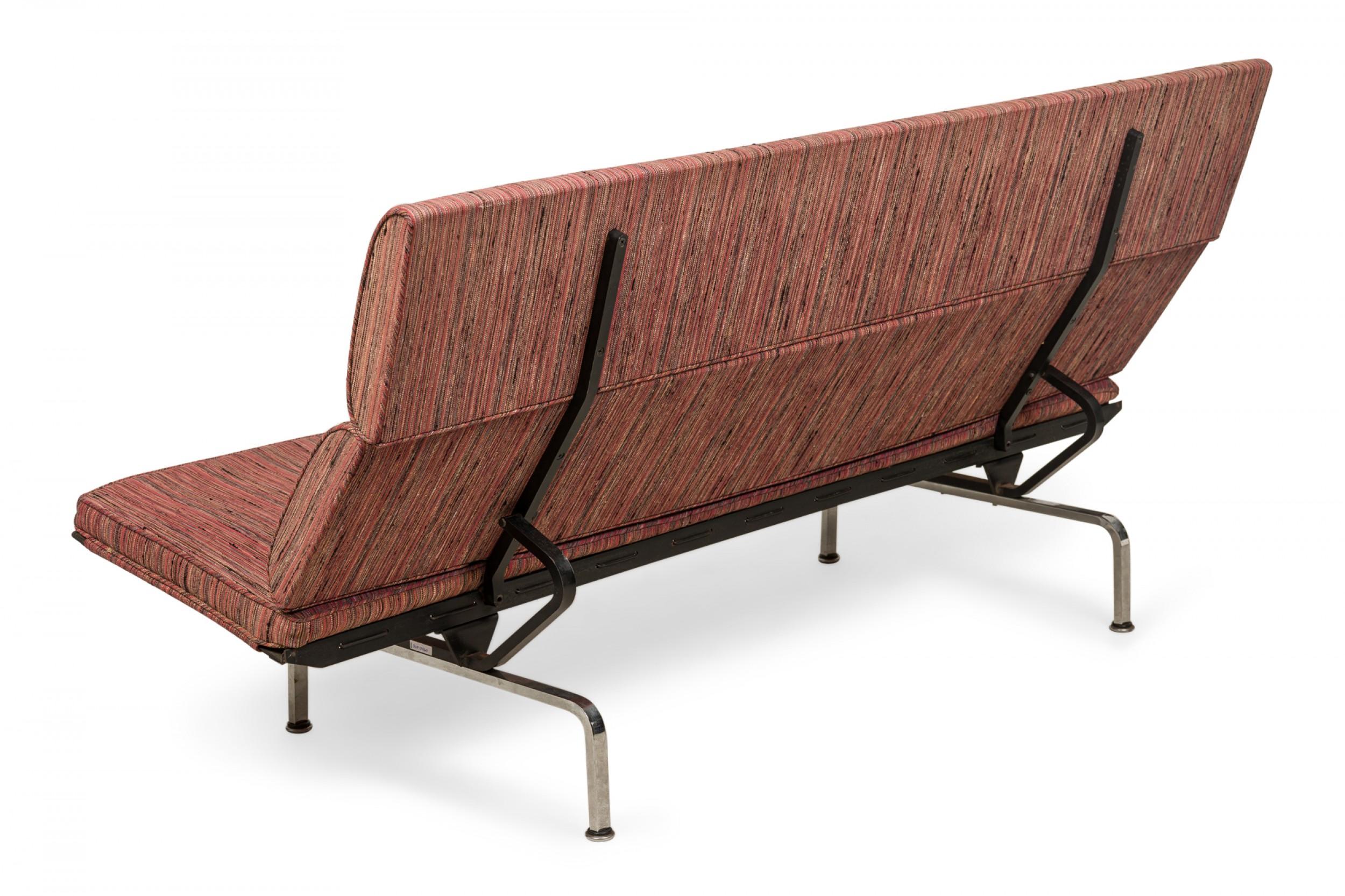 Charles Eames für Herman Miller Rotes und rosafarbenes gepolstertes Chrom ''Sofa Compact'' (amerikanisch) im Angebot