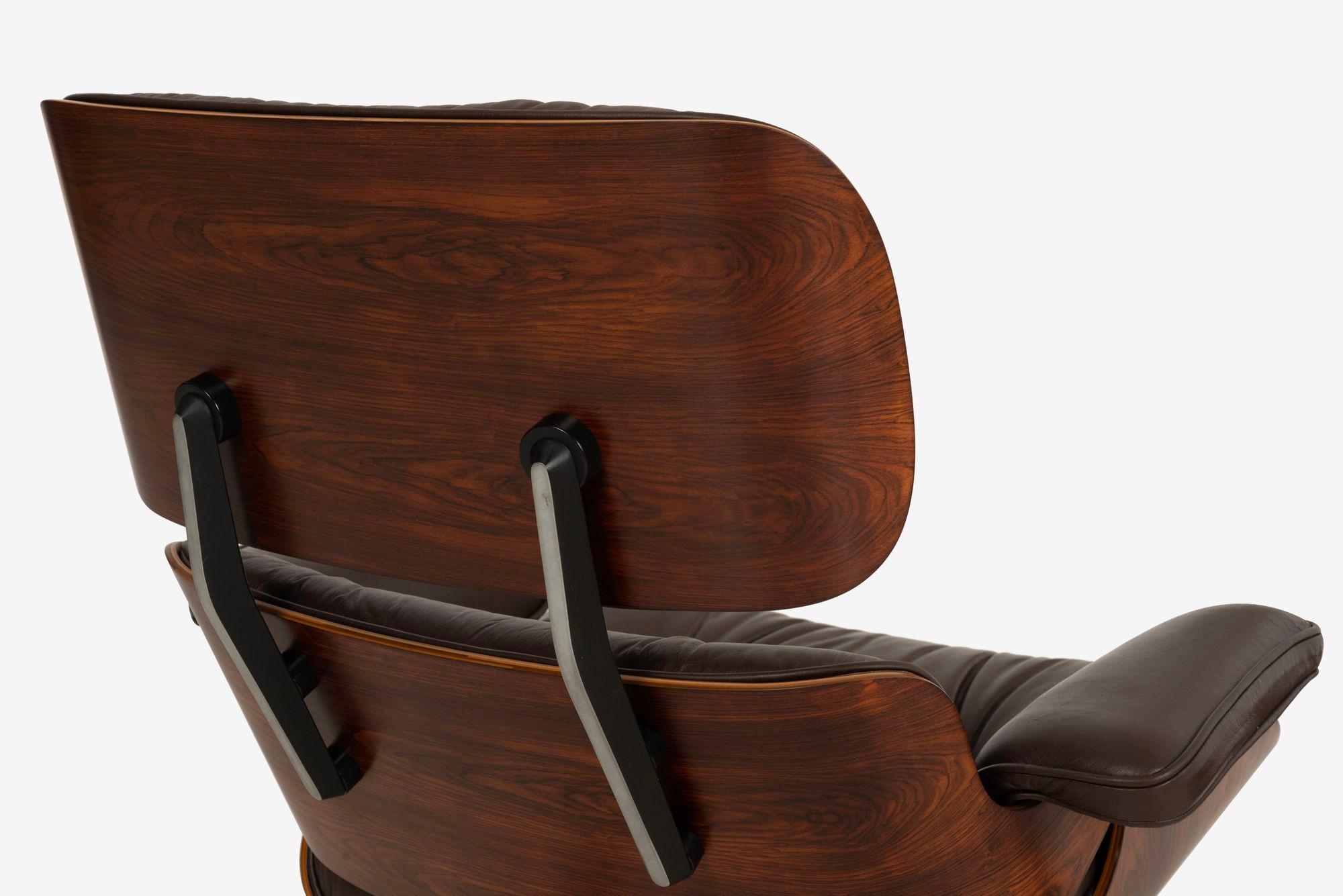 Charles Eames para Herman Miller Silla y otomana Rosewood 670/671, 1960 mediados del siglo XX en venta