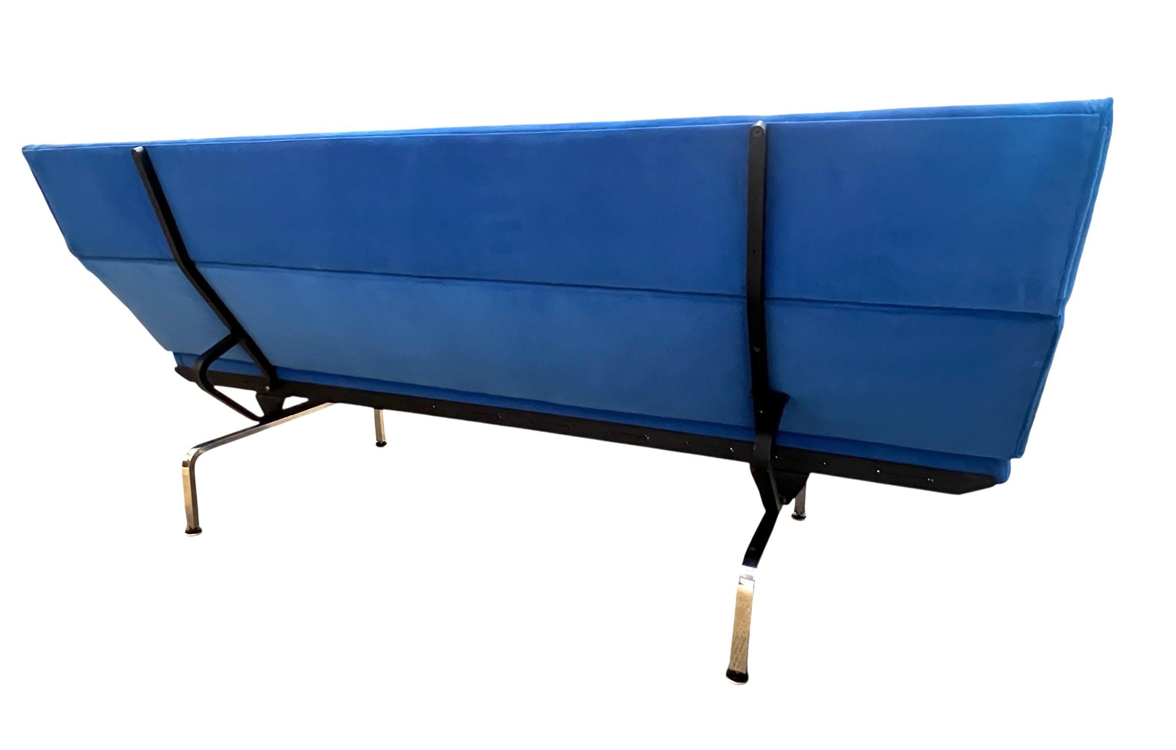 Charles Eames per Herman Miller Divano compatto blu reale in vendita 3