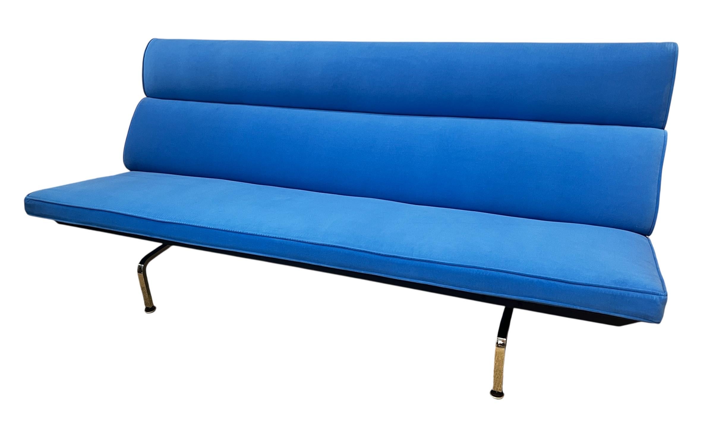 XX secolo Charles Eames per Herman Miller Divano compatto blu reale in vendita