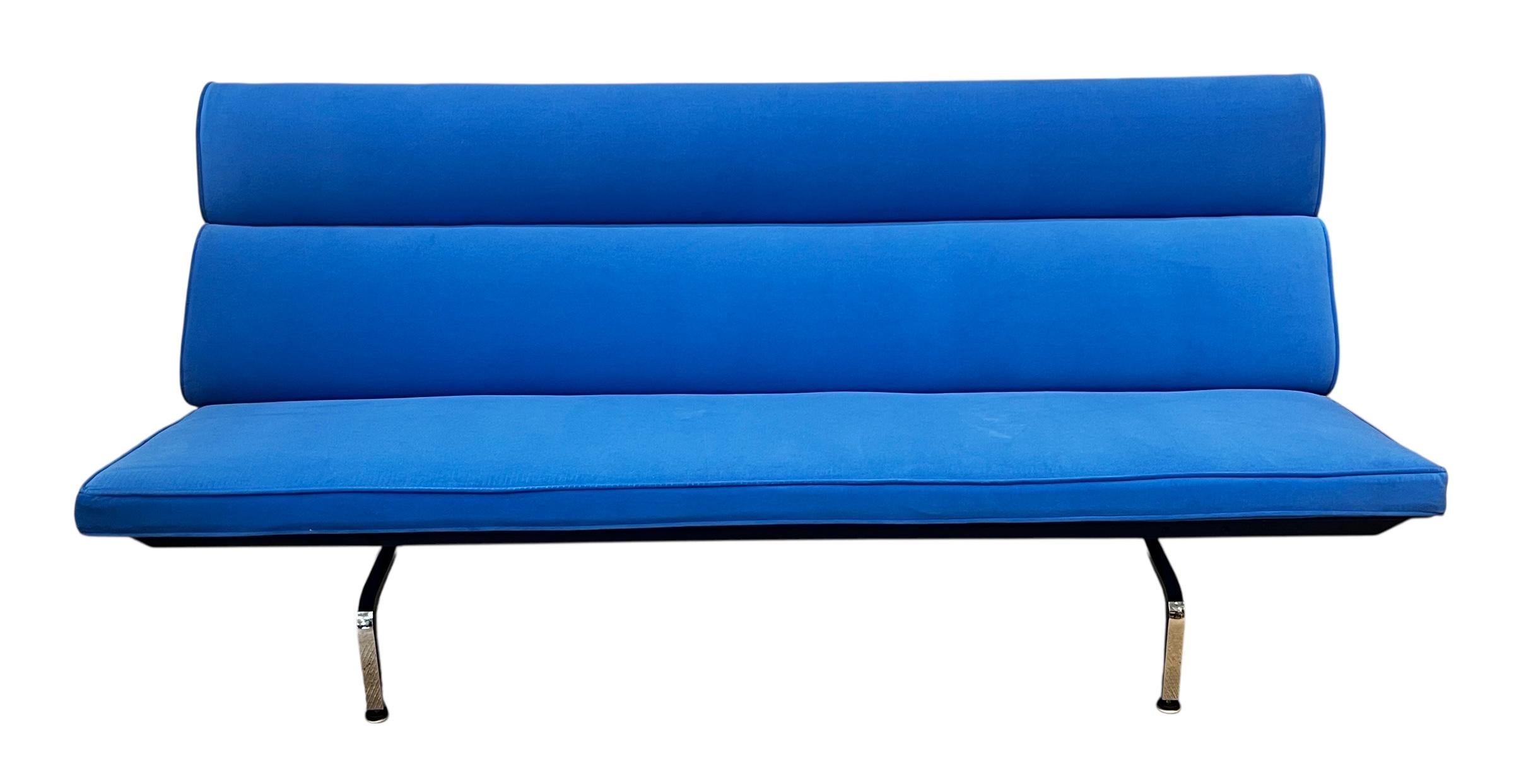 Tappezzeria Charles Eames per Herman Miller Divano compatto blu reale in vendita