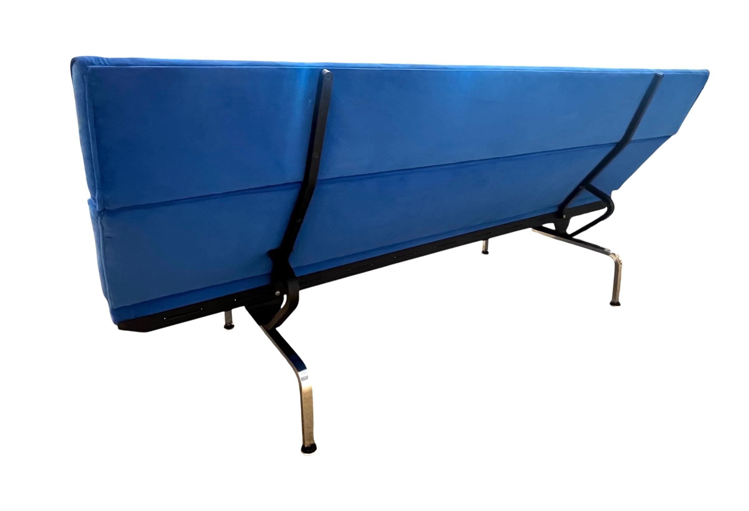 Charles Eames per Herman Miller Divano compatto blu reale in vendita 2