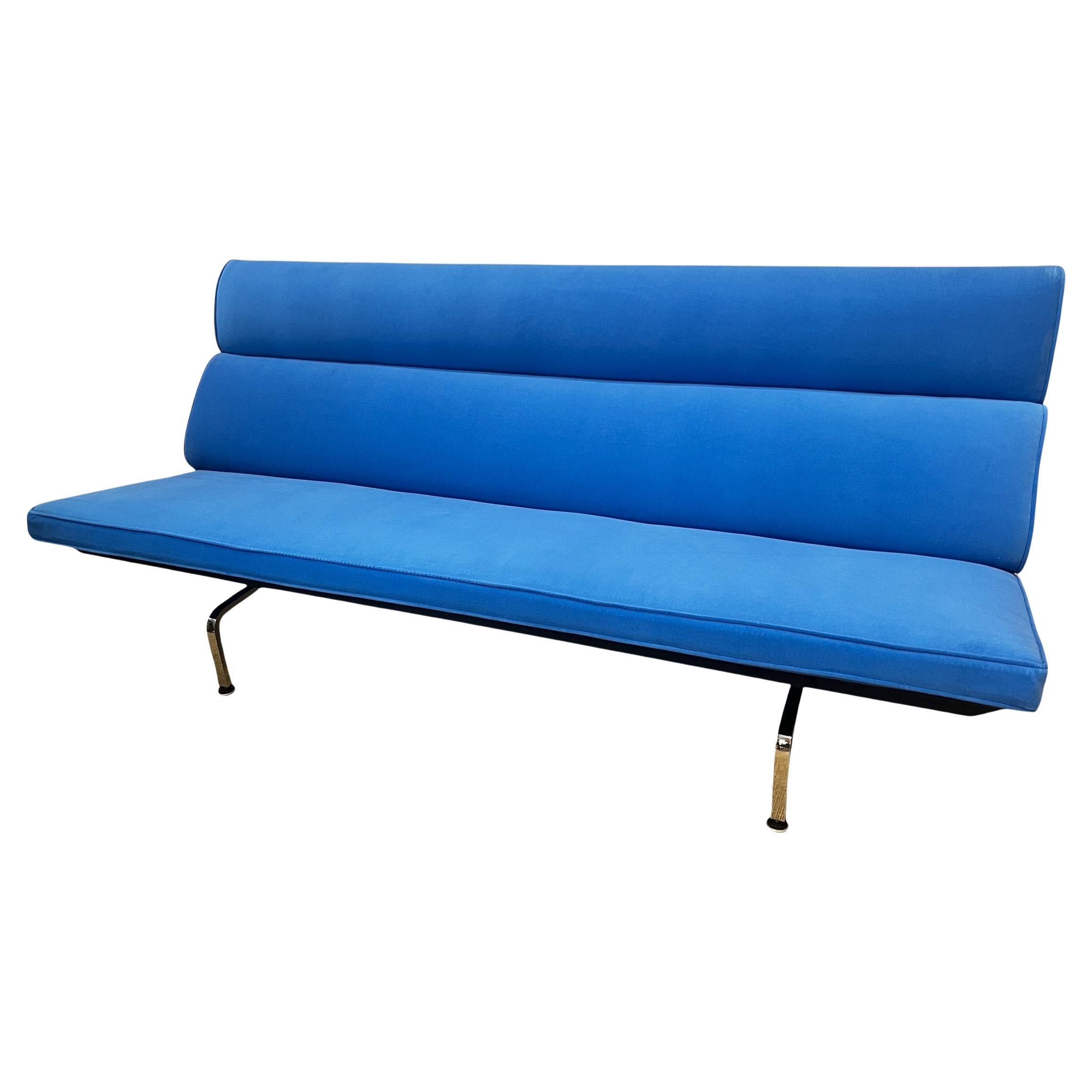Charles Eames per Herman Miller Divano compatto blu reale in vendita