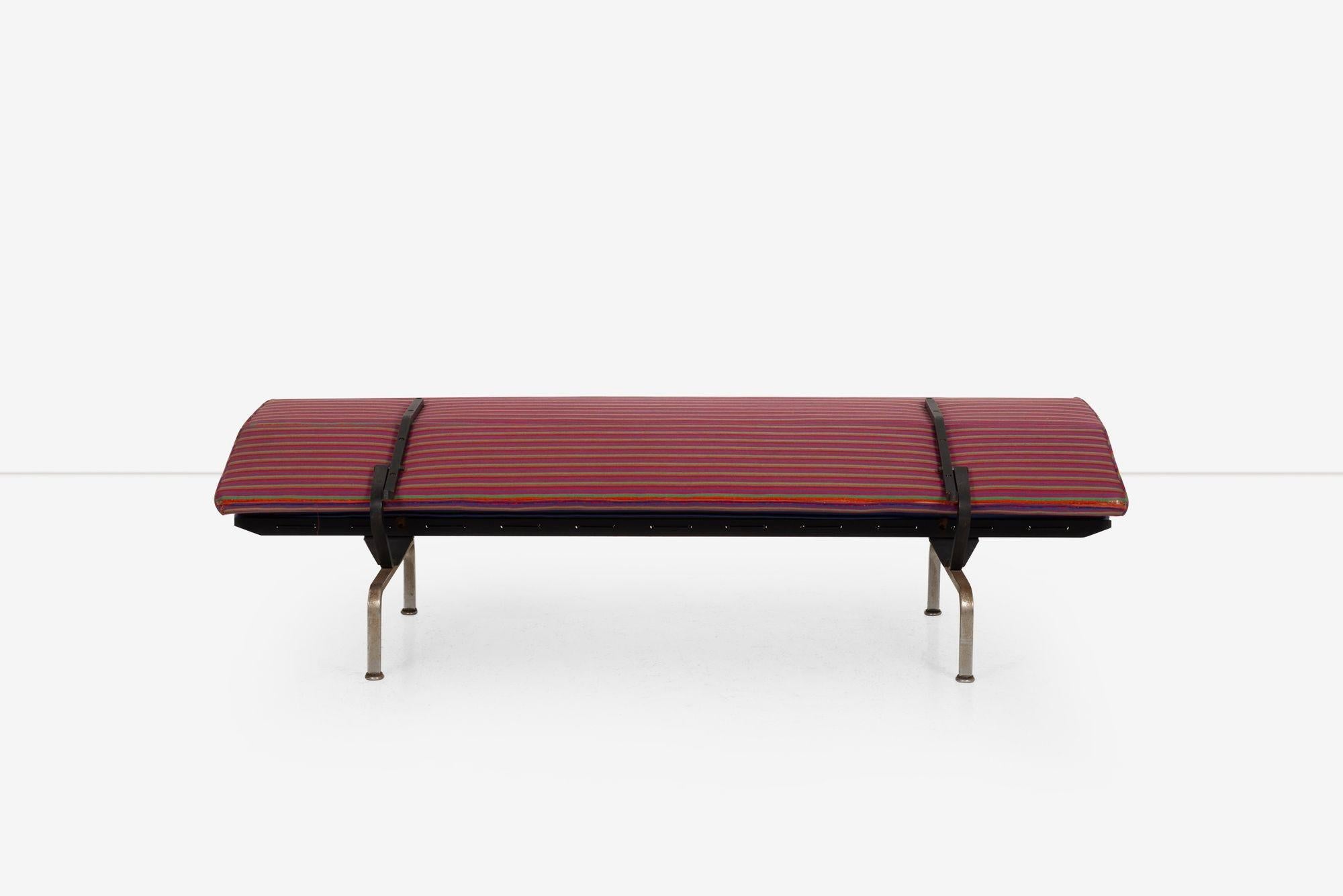 Charles Eames für Herman Miller Sofa Kompakt in Jacobs Mantelstoff von Girard im Angebot 4
