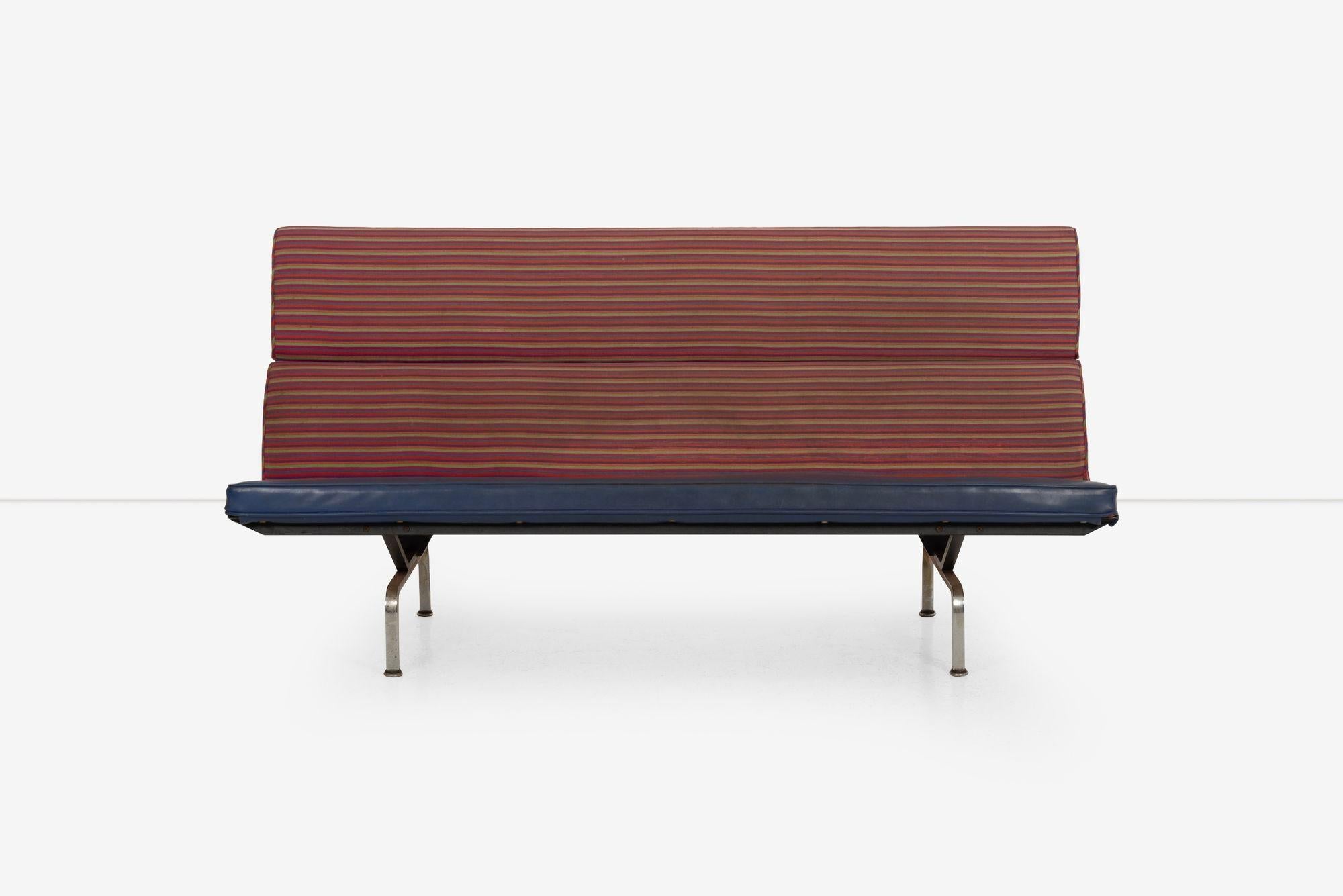 Charles Eames für Herman Miller Sofa Kompakt in Jacobs Mantelstoff von Girard (Appliqué) im Angebot