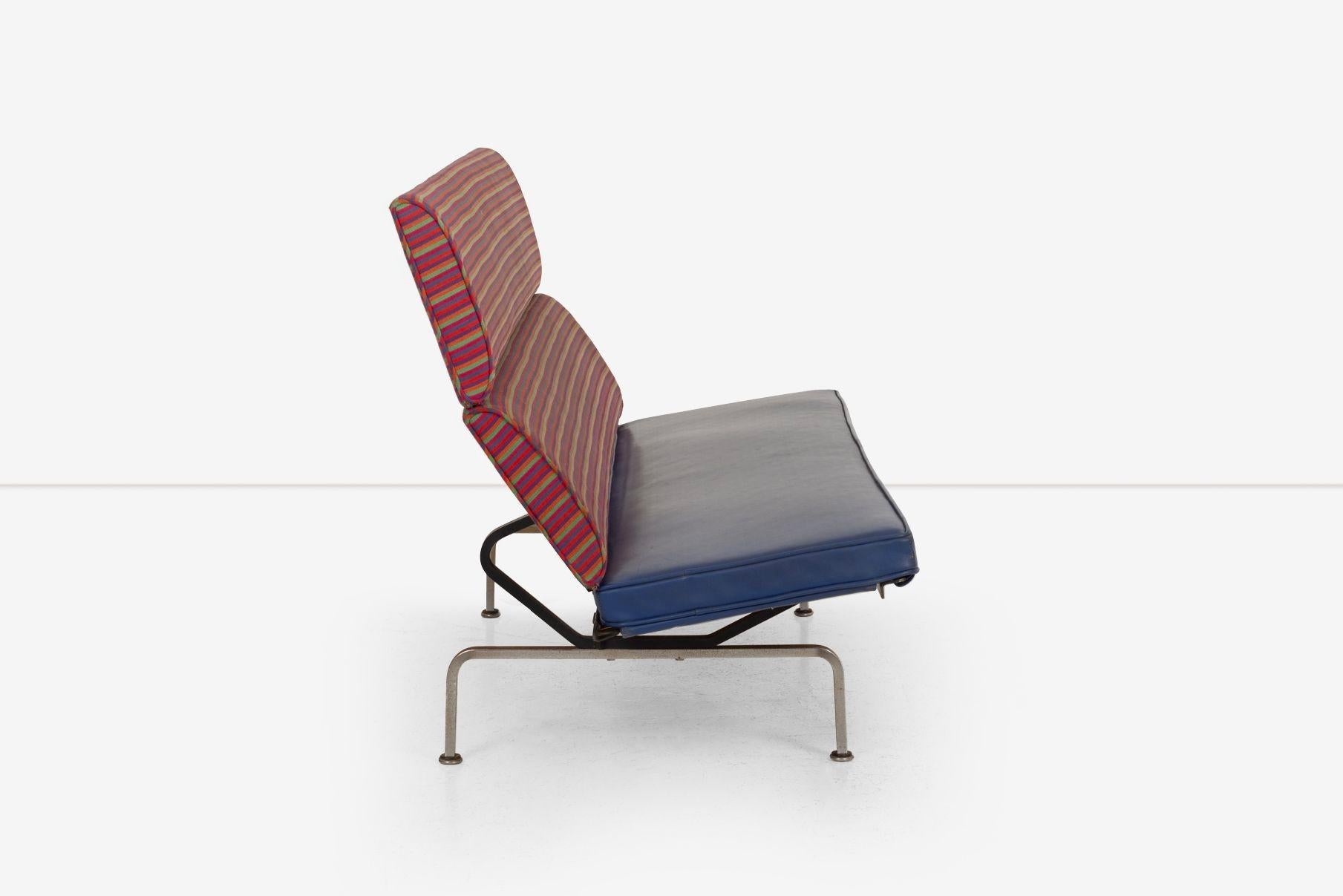 Charles Eames für Herman Miller Sofa Kompakt in Jacobs Mantelstoff von Girard im Angebot 1