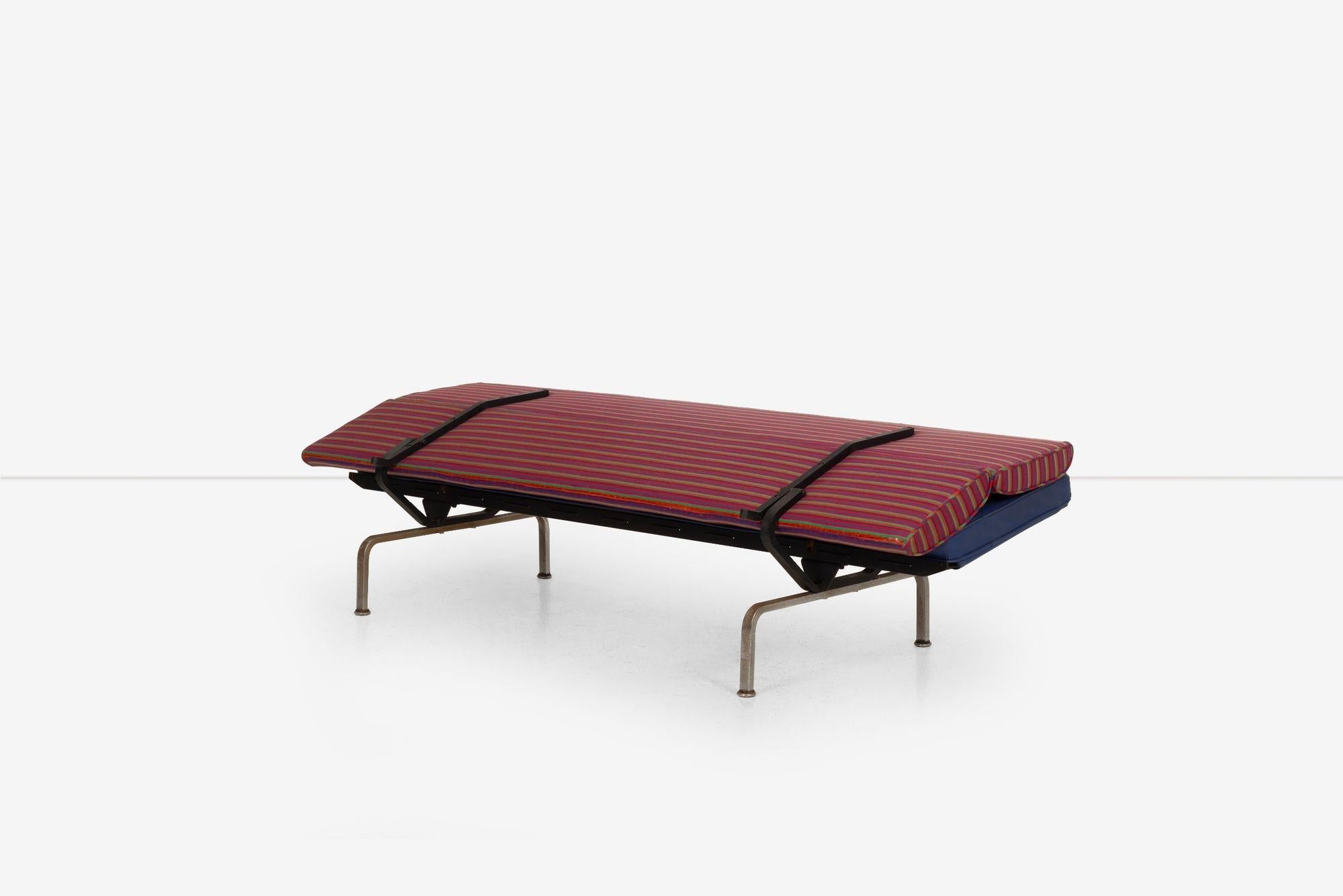 Charles Eames für Herman Miller Sofa Kompakt in Jacobs Mantelstoff von Girard im Angebot 3
