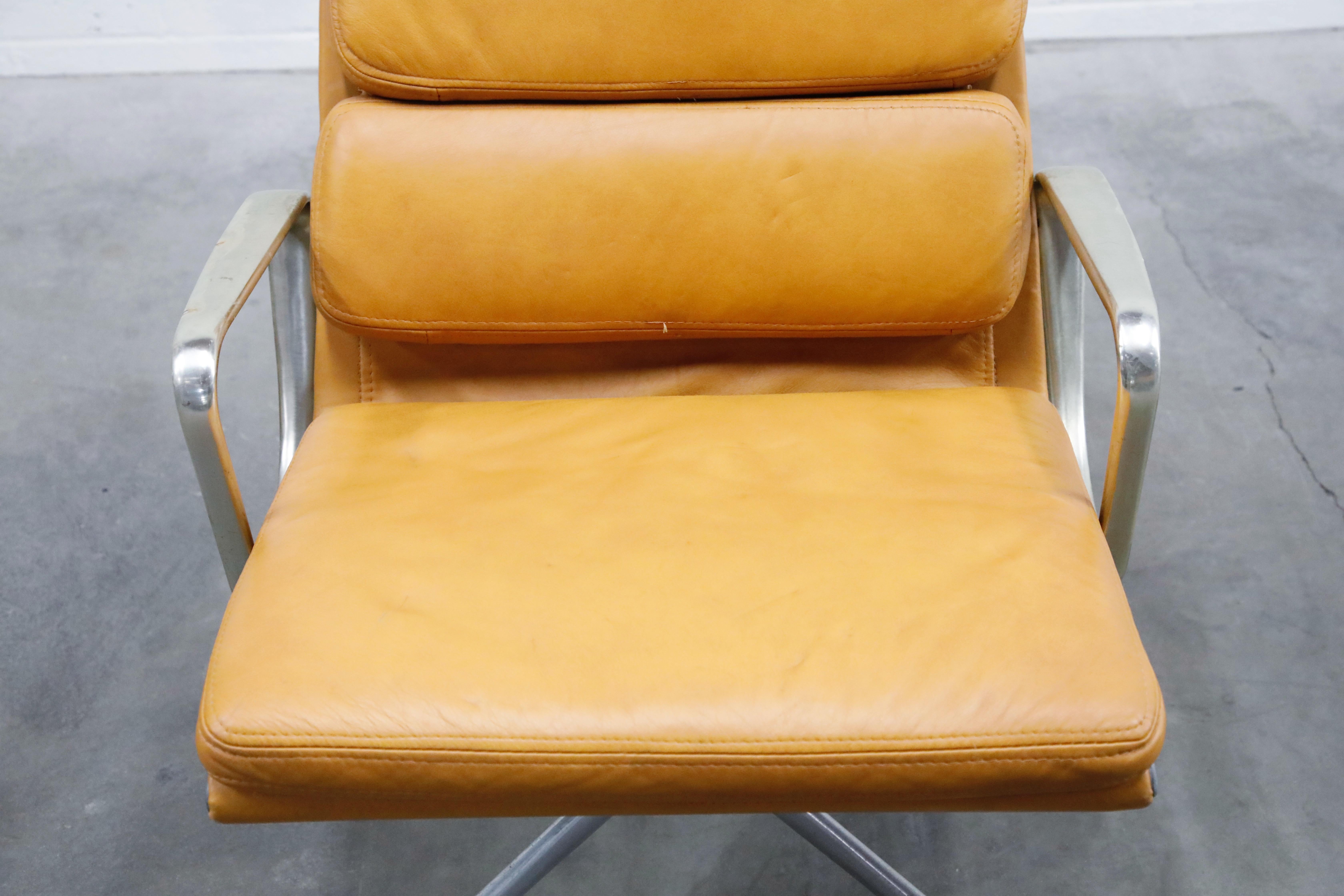 Charles Eames for Herman Miller Soft Pad Swivel Lounge Chairs, 1970s, Signed 3