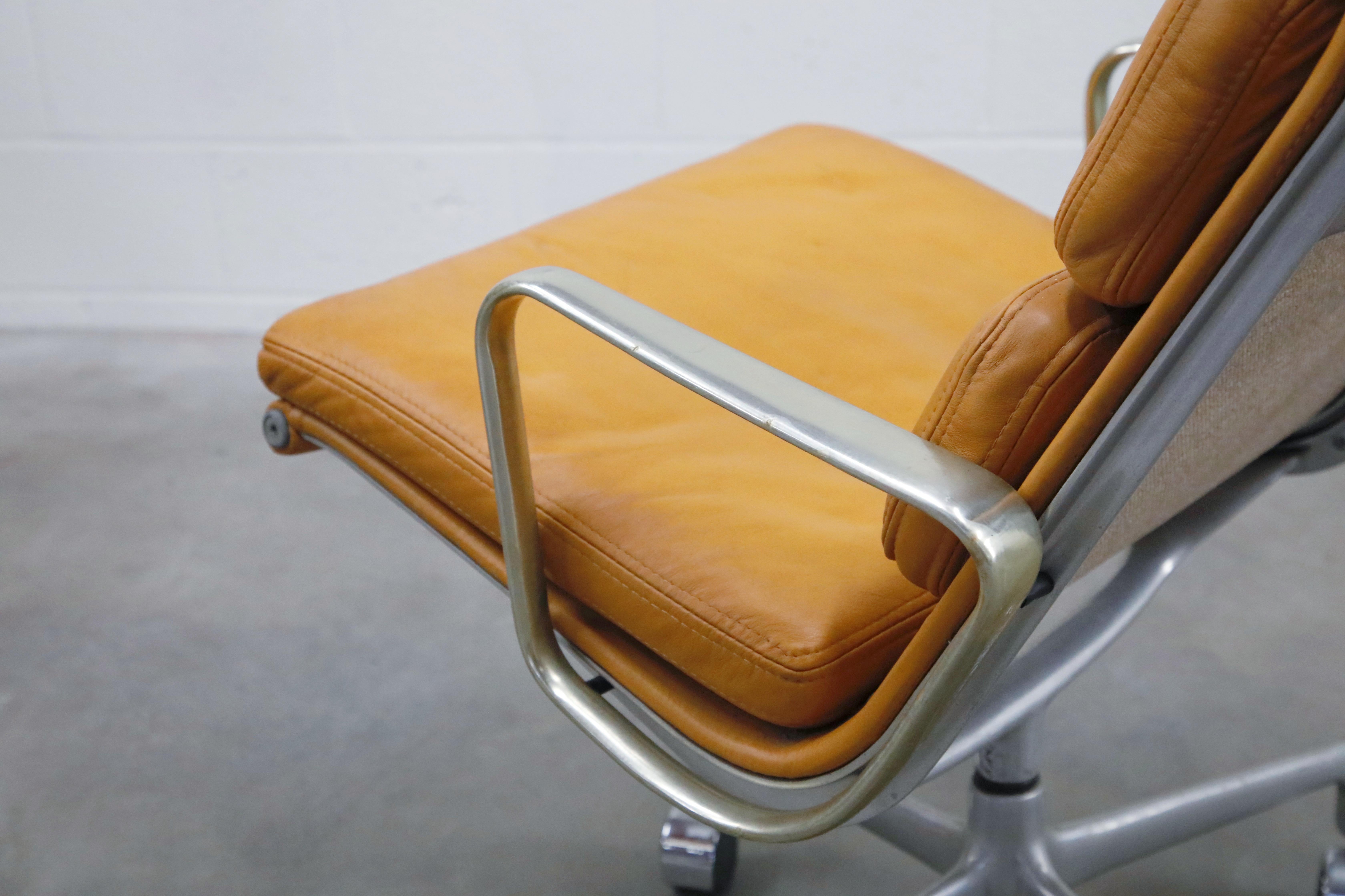 Charles Eames for Herman Miller Soft Pad Swivel Lounge Chairs, 1970s, Signed 9