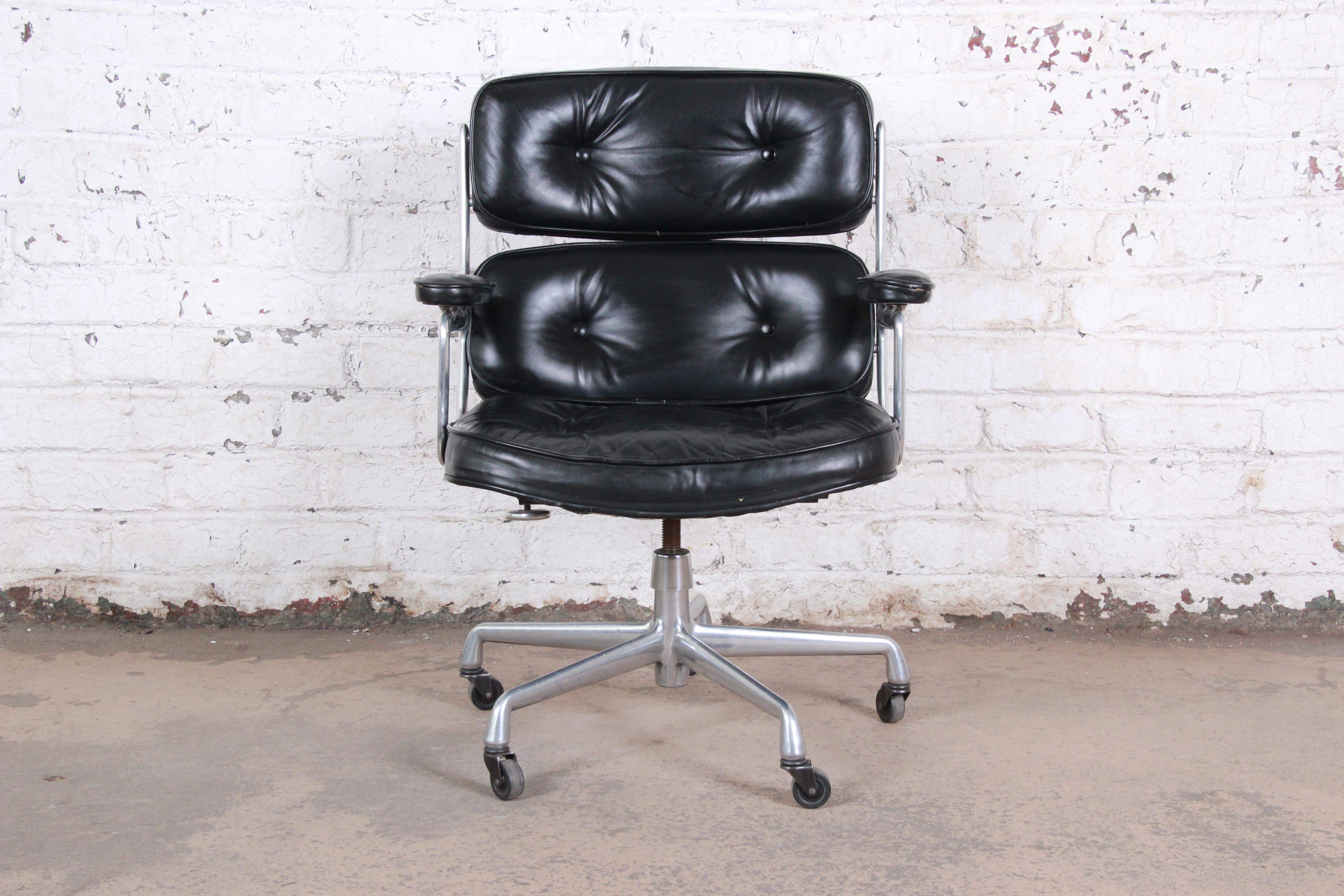 Leather Charles Eames for Herman Miller Time Life Executive Chair