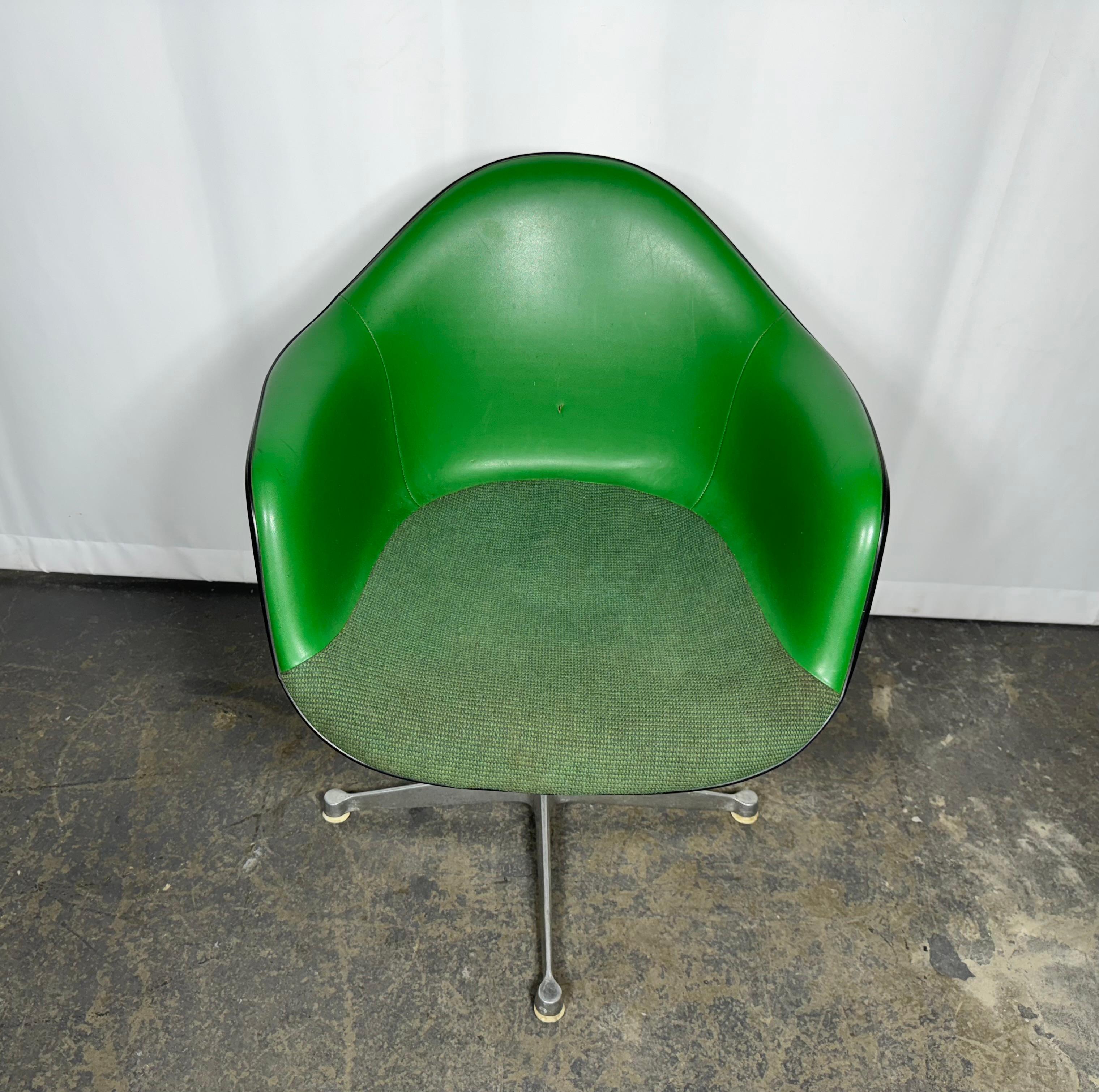 Charles Eames / Herman Miller / Girard  Padded Arm Shell Swivel Aluminum Base For Sale 3