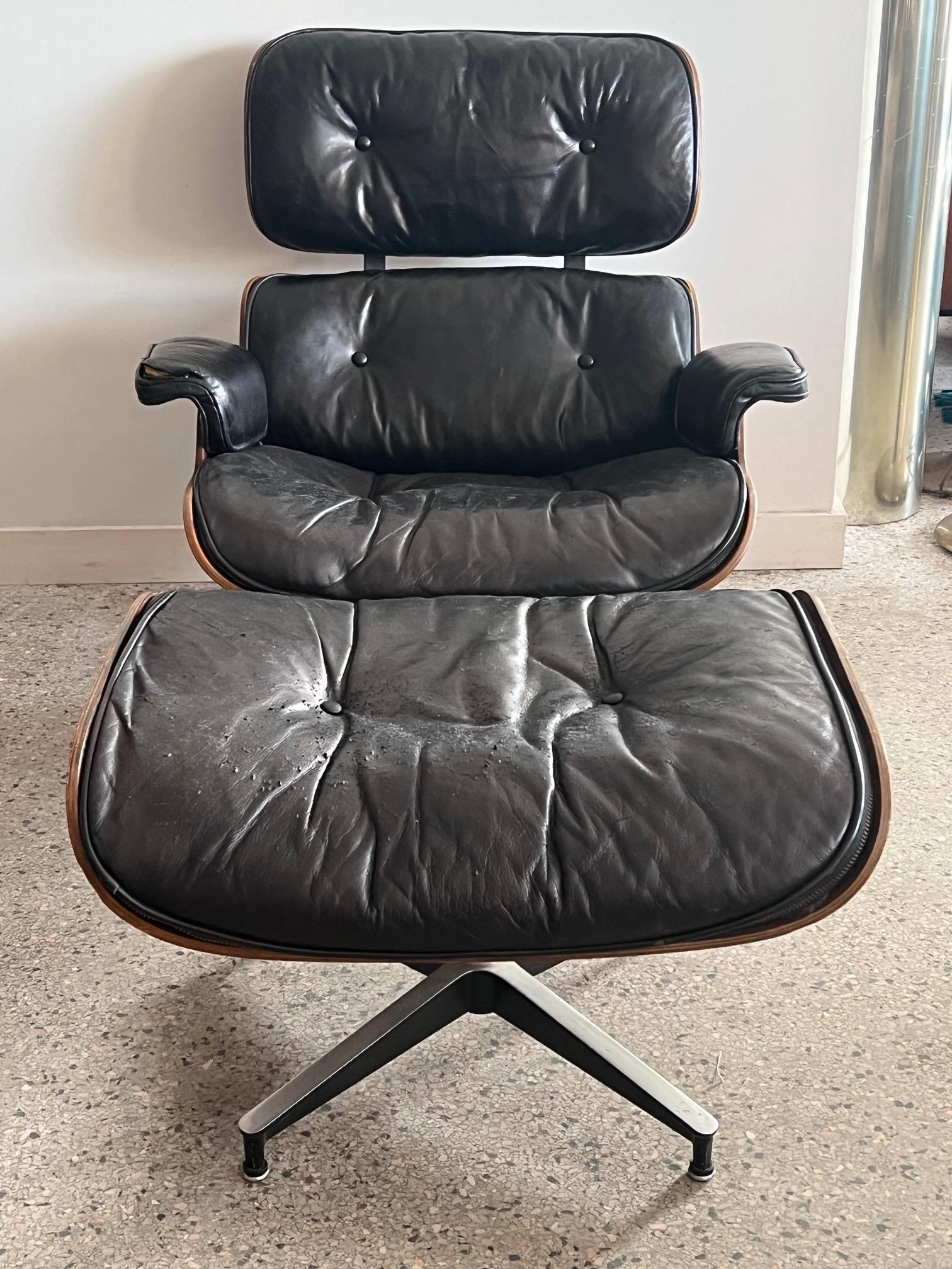 Charles Eames Herman Miller Lounge Chair and Ottoman, 1960's 5