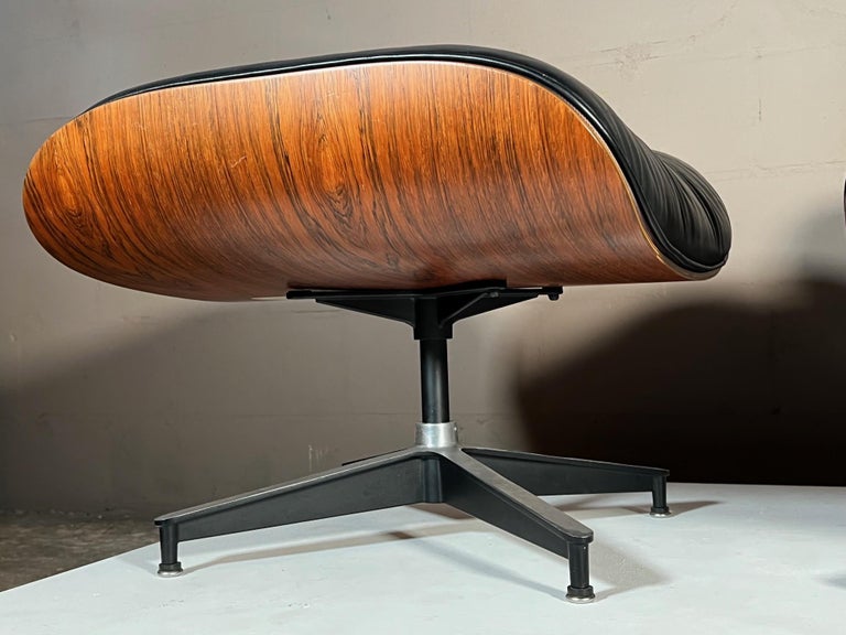 Charles Eames Herman Miller Lounge Chair and Ottoman, 1976 For Sale 10