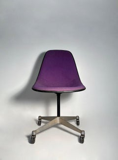 Charles Eames Herman Miller Pivot Side Chair on Castors (PSCC)