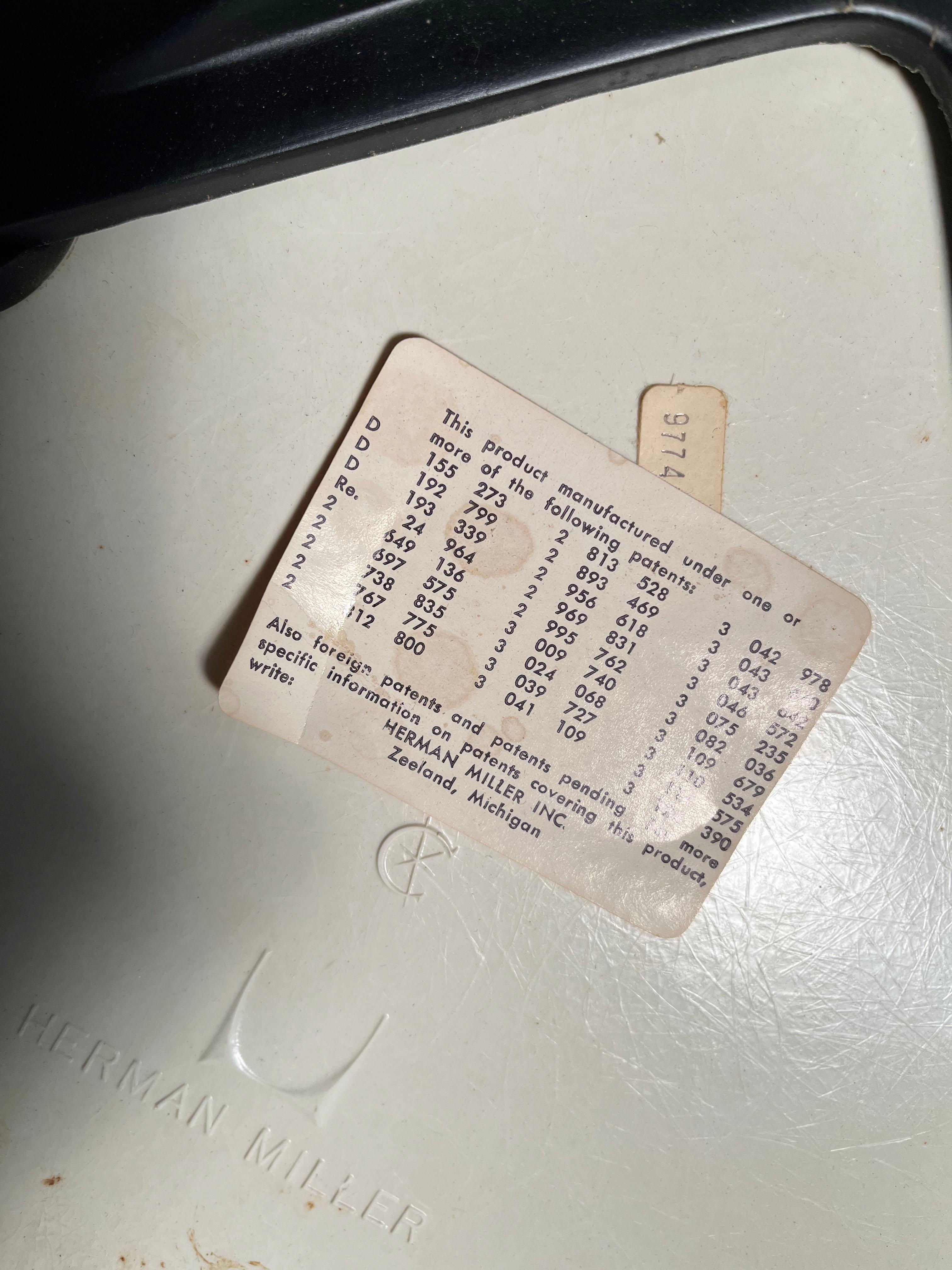 Charles Eames Herman Miller Schwenkbarer Beistellstuhl auf Rollen (PSCC) im Zustand „Relativ gut“ im Angebot in Chicago, IL