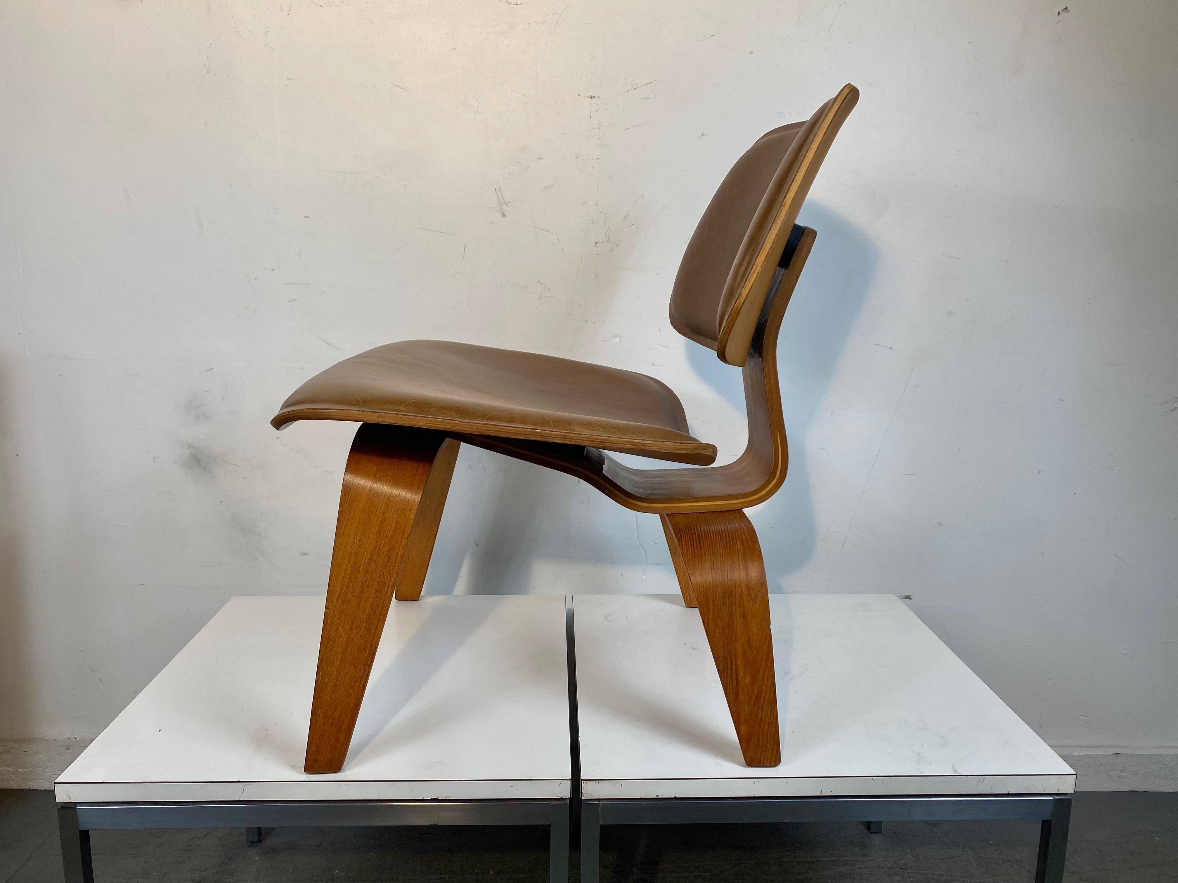 Charles Eames L C W (LOUNGE CHAIR) Sitz und Rückenlehne aus Leder, modernistischer Herman Miller 3