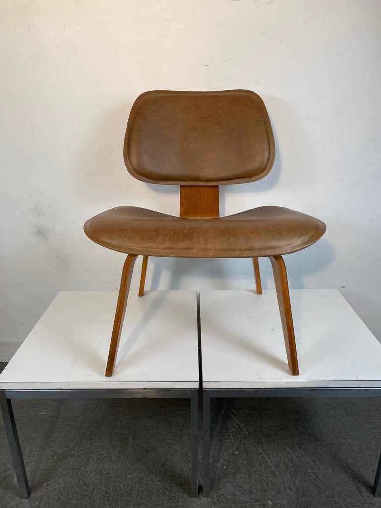 Charles Eames L C W (LOUNGE CHAIR) Leather seat and back,Modernist Herman Miller For Sale 2