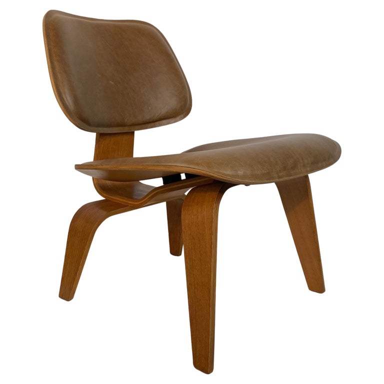 Charles Eames L C W (LOUNGE CHAIR) Leather seat and back,Modernist Herman Miller For Sale
