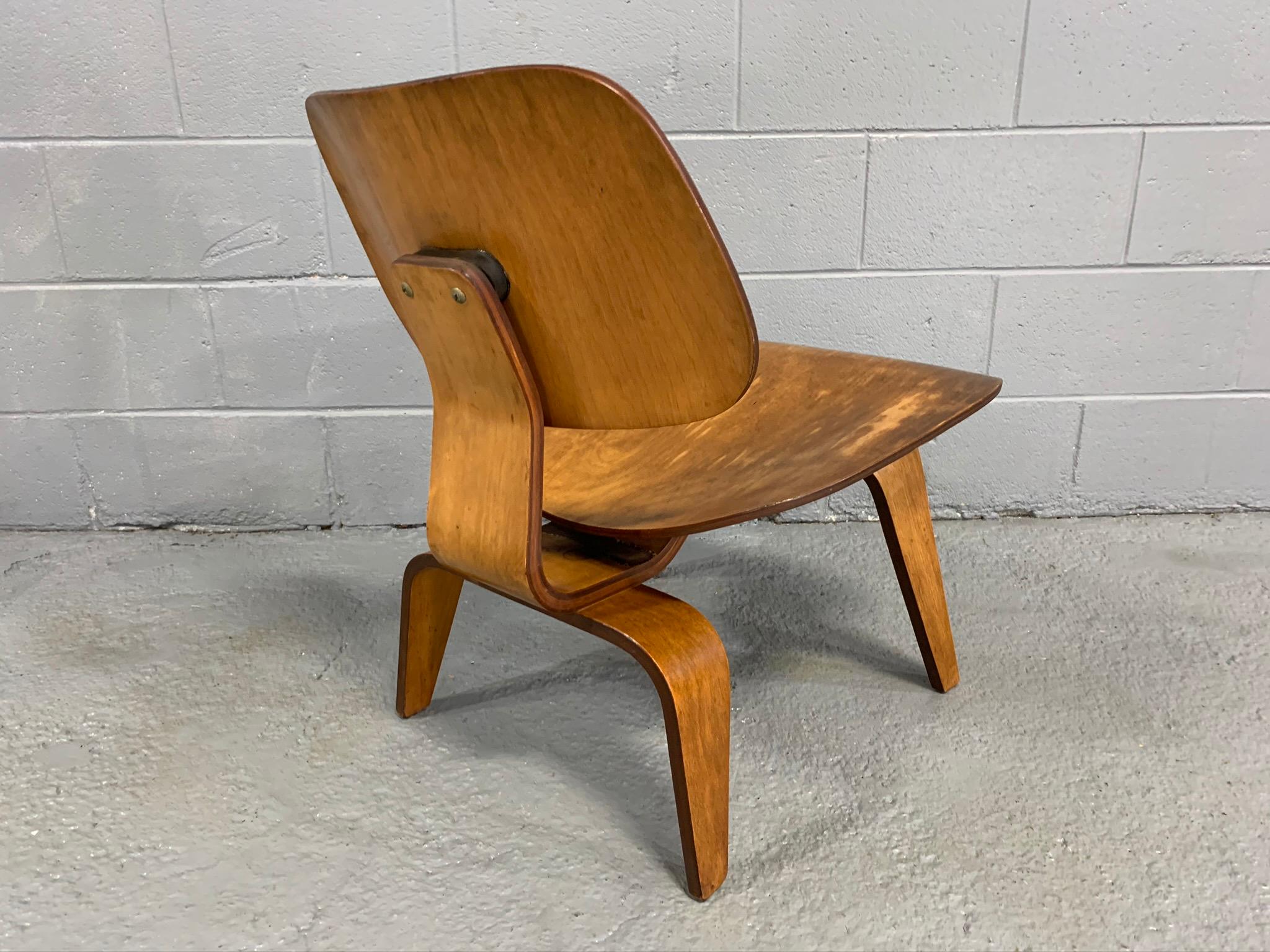 American Charles Eames LCW Midcentury Lounge Chair in Maple for Herman Miller